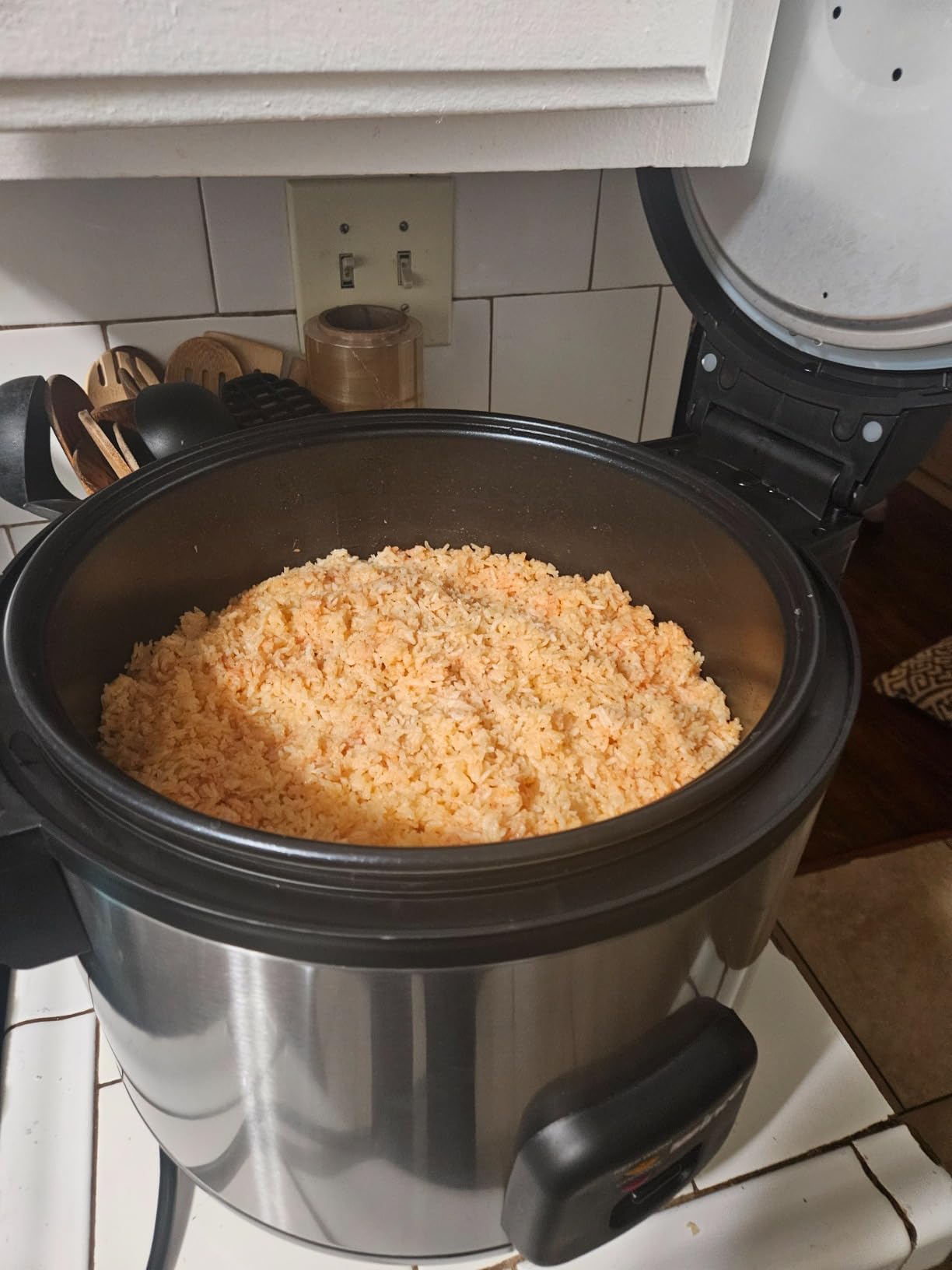 Winco 30 Cup Commercial-Grade Electric Rice Cooker | 1550W power, Foodservice, Great for Rice, Batch Cooking and Buffets customer photo 2