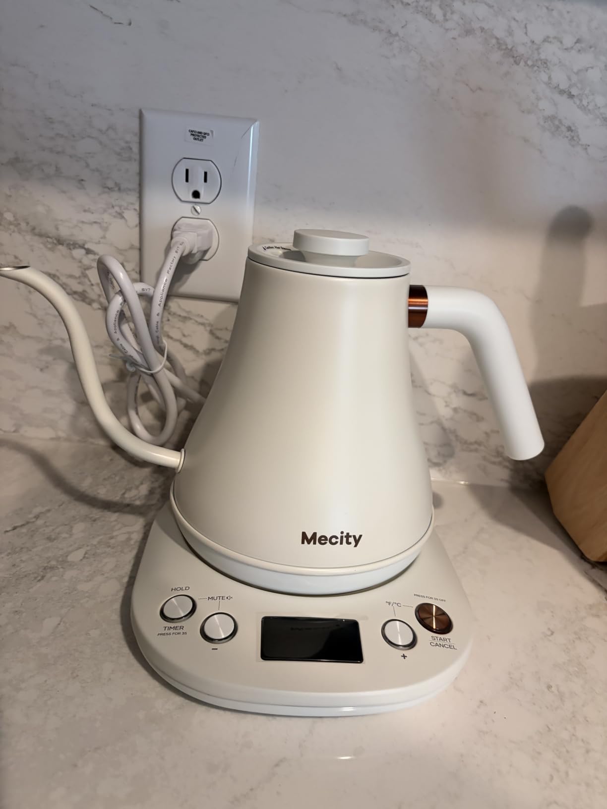 Mecity Electric Gooseneck Kettle With Keep Warm Function & LCD Display Automatic Shut Off Coffee Kettle Temperature Control Pour Over Kettle 1200 Watt, 0.8L, 120V, Off White customer photo 1