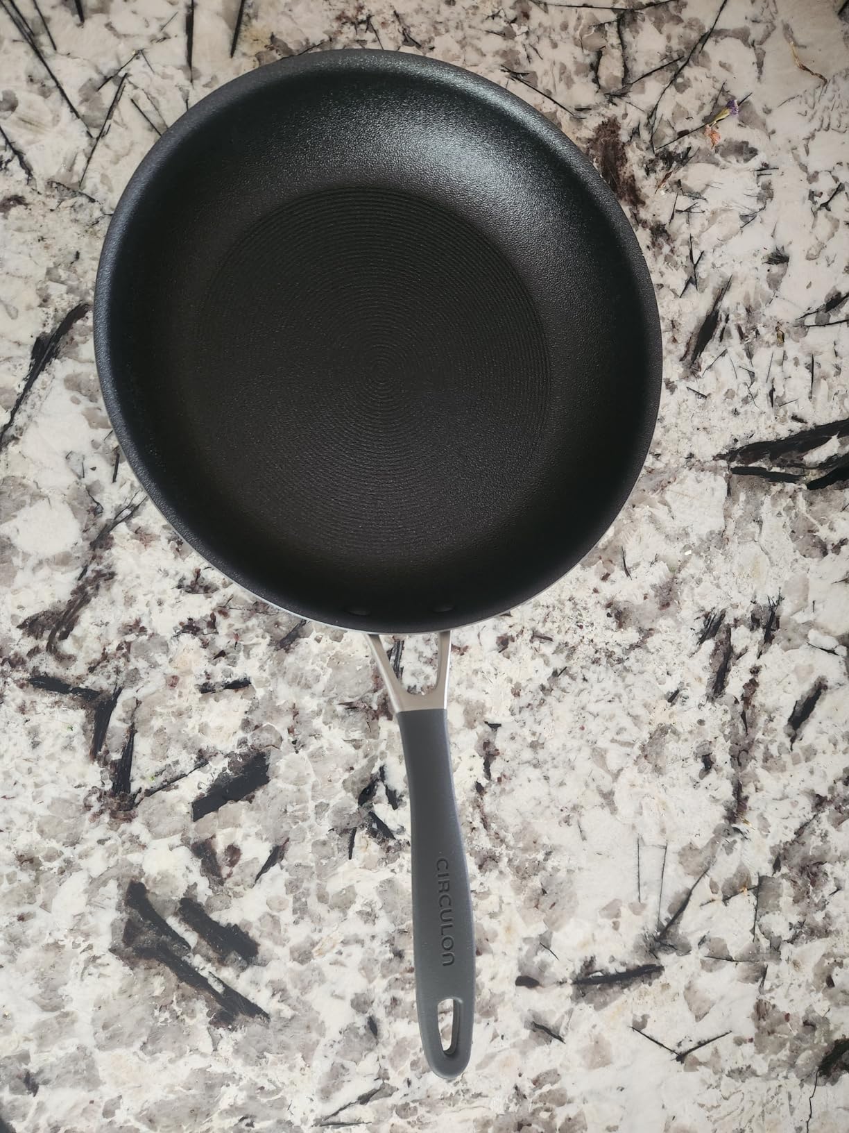 Circulon A1 Series Nonstick Induction Sauté Pan with Lid, 5-Quart, Graphite customer photo 1