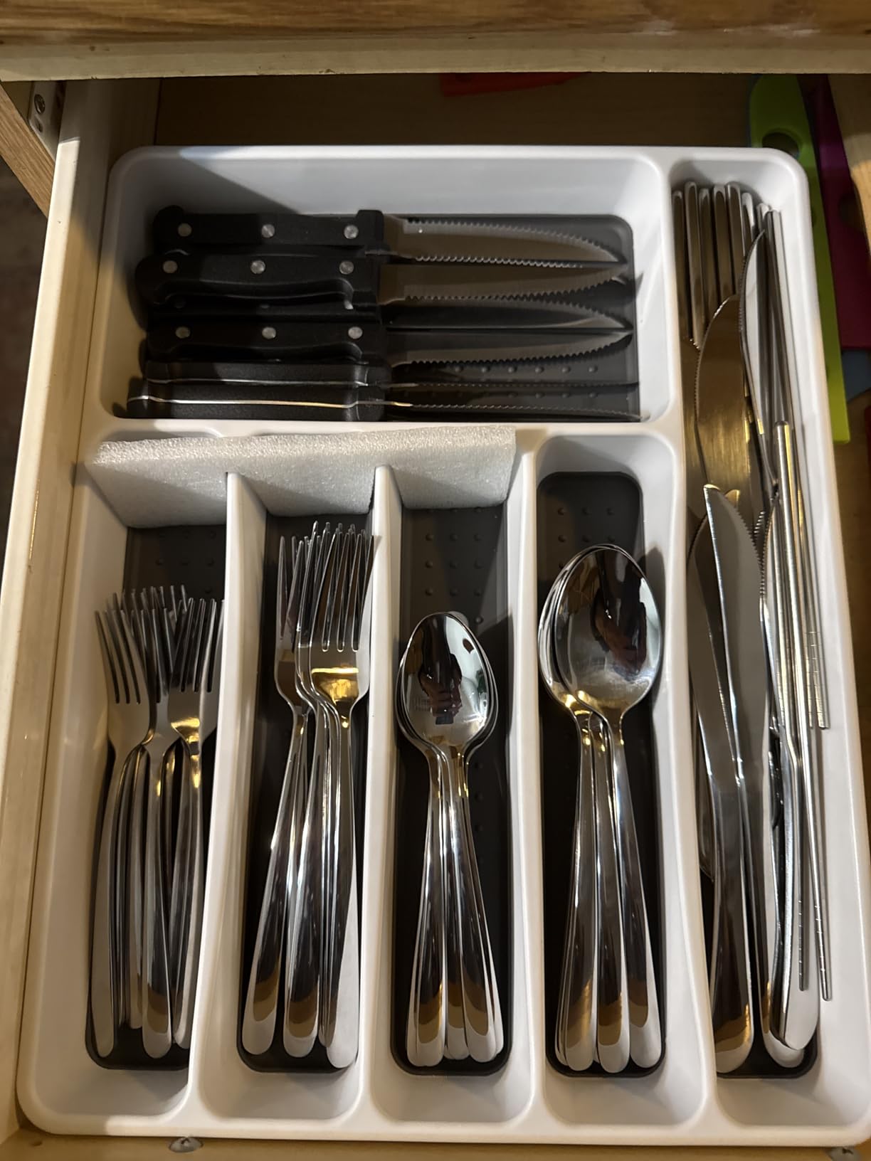 49-Piece Silverware Set with Organizer, Heavy Duty Stainless Steel Flatware Set for 8, Cutlery Utensil Sets with Steak Knives, Rust-proof, Mirror Polished, Dishwasher Safe, Heavy Duty customer photo 1