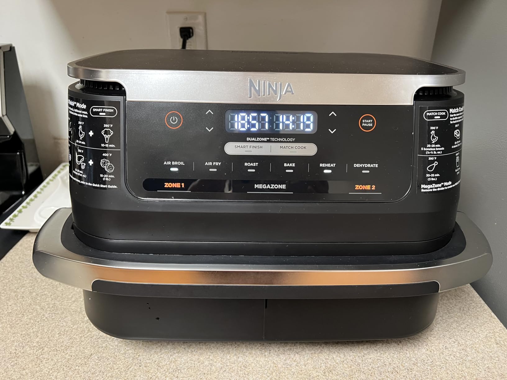 Ninja Foodi Air Fryer, 7 Qt MegaZone, 6-in-1, Black, DZ071, Air fry, roast, broil, bake, reheat, dehydrate, 450F max, 2x3.5 Qt baskets, Smart Finish customer photo 2