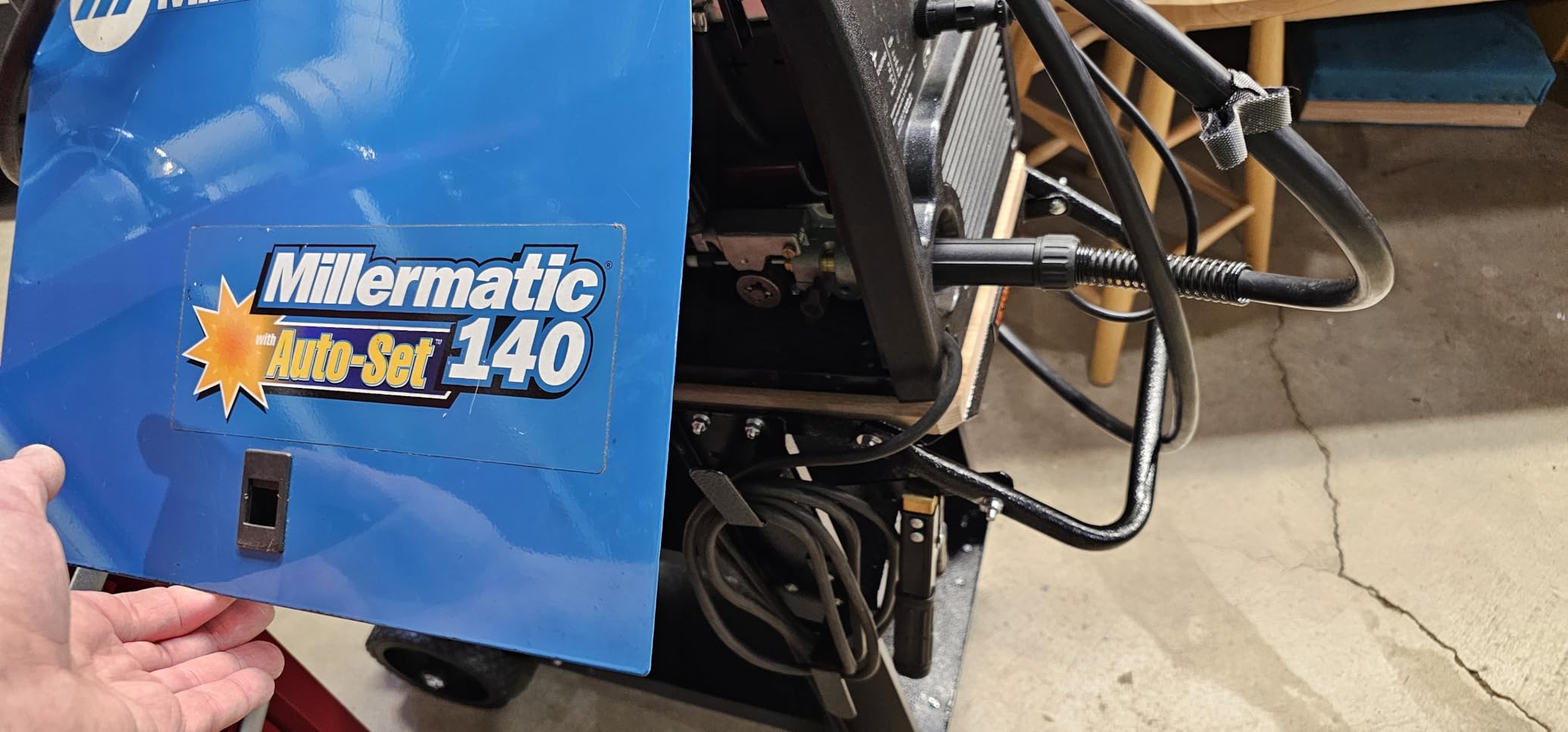 VEVOR Welding Cart, 3-Tier Welder Cart Heavy Duty 400 LBS Weight Capacity | 360° Swivel Wheels, 2 Tank Storage Safety Chains, Rolling MIG Welder Cart for TIG, ARC, MMA, Plasma Cutter Welding Machine customer photo 1