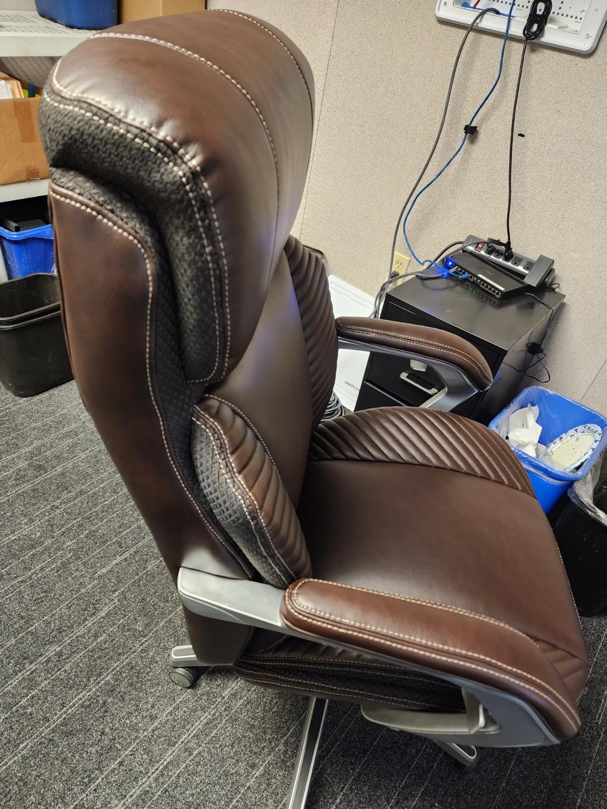 iComfort i6000 Series Big & Tall Ergonomic Bonded Leather High-Back Executive Chair, Brown/Silver customer photo 1