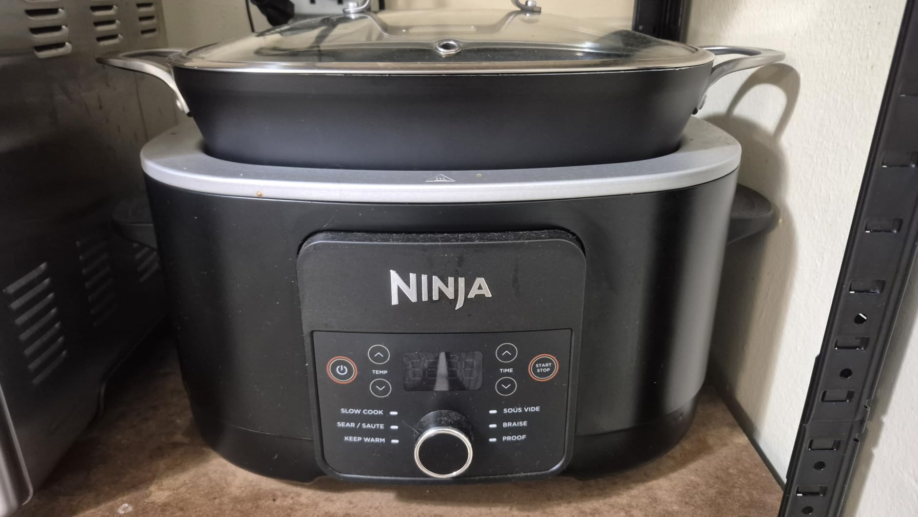 Ninja MC1101 Foodi Everyday Possible Cooker Pro, 8-in-1 Versatility, One-Pot Faster Cooking Replaces 10 Tools, Family-Sized Capacity with Adjustable Temp Control, 6.5 quarts, Midnight Blue customer photo 2