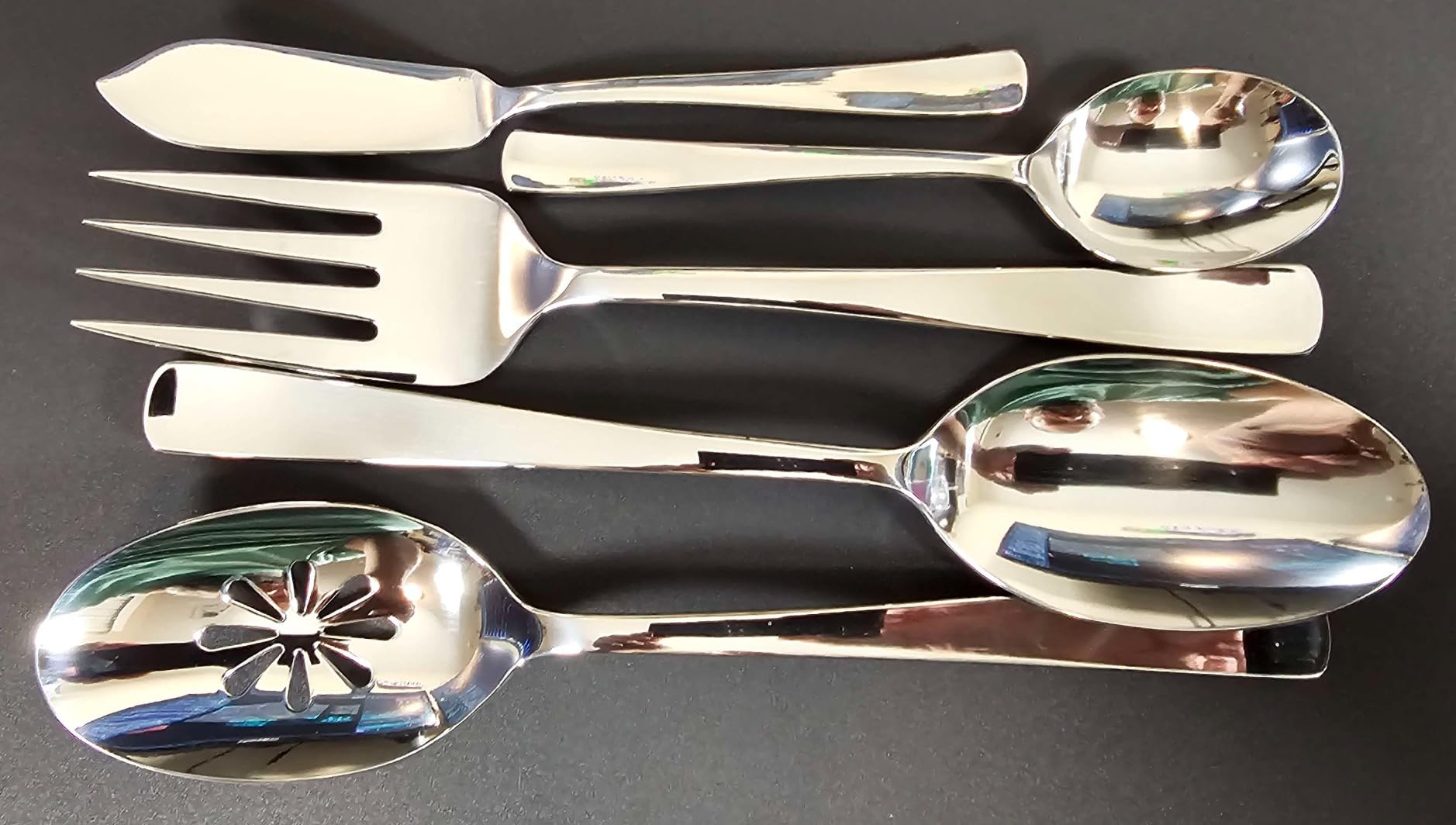 Mikasa Barrett 45-Piece Flatware Set, 18/10 Stainless Steel Silverware Set, Service for 8, Minimalist Square-Tip Handles, Dishwasher Safe customer photo 1