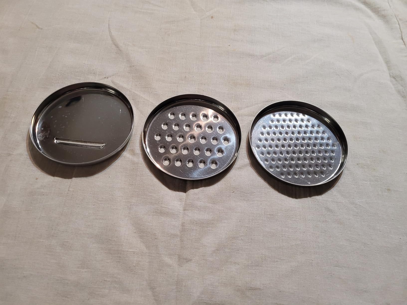 Umite Chef Mixing Bowls with Airtight Lids Set, 8PCS Stainless Steel Nesting Bowls with Grater Attachments, Non-Slip Bottoms, 5, 4, 3.5, 2, 1.5QT for Mixing & Serving customer photo 2