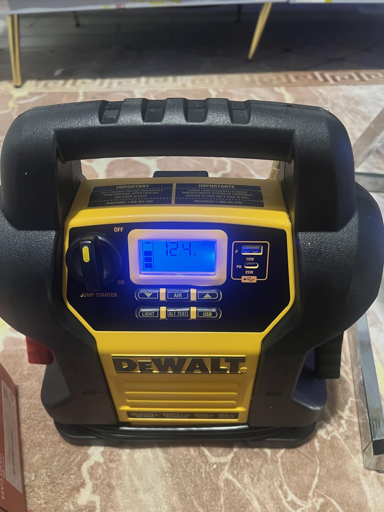 DEWALT Jump Starter DXAEJ14 1600 Amps with Compressor | Portable Power Station with 15W USB-A and 25W USB-C Power customer photo 1