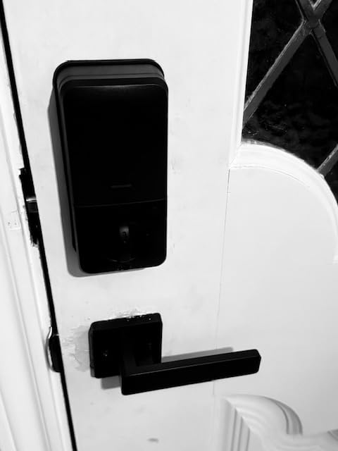 Veise VE06-H Smart Front Door Lock Set, App Control, Keyless Entry Deadbolt with Lever Handle, Electronic Digital Touchscreen Keypad, Auto Lock, Easy Install, Matte Black customer photo 2