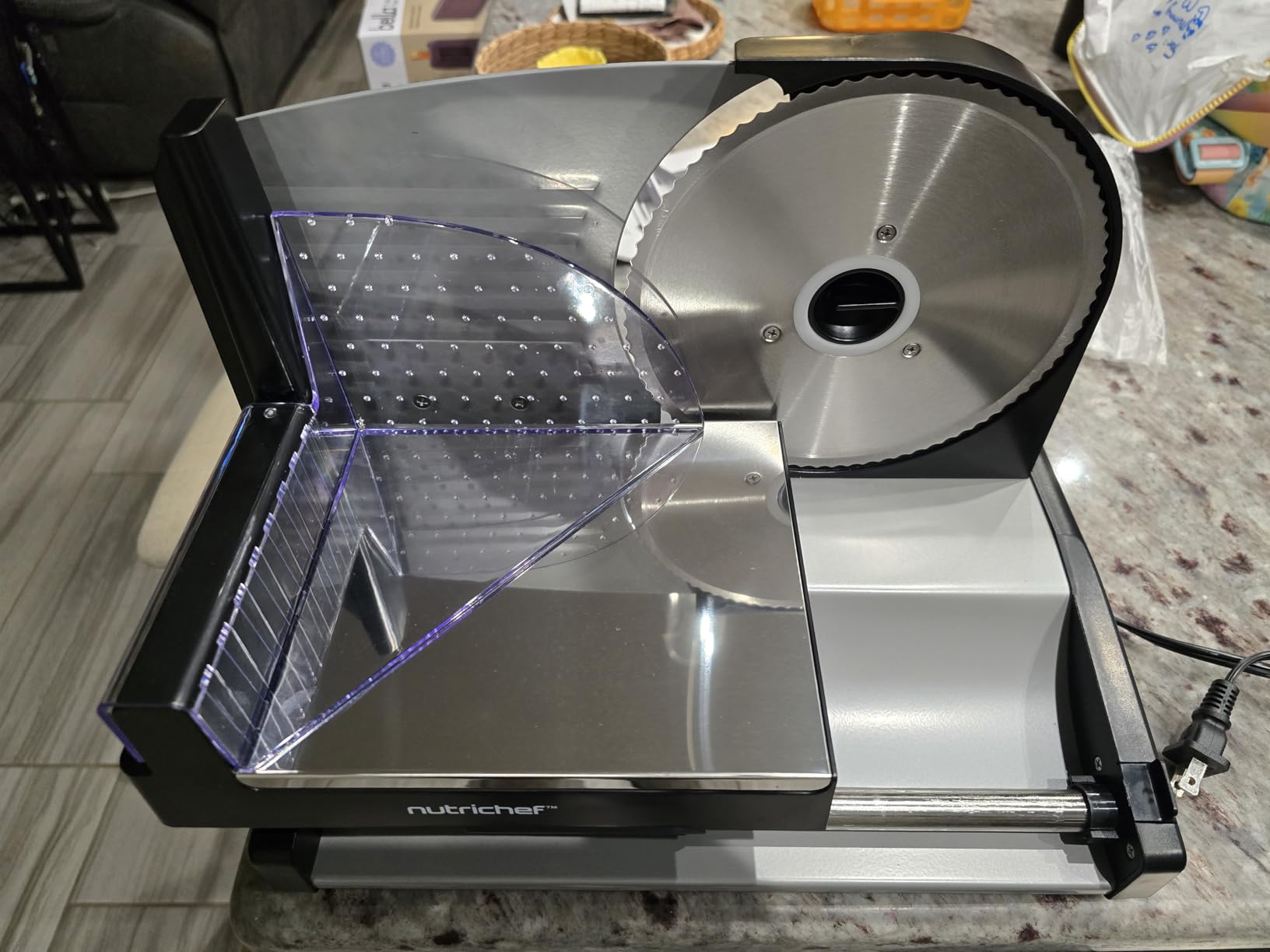 Nutrichef Electric Meat Slicer | 200W Automatic Meat, Deli & Bread Slicer | Adjustable Dial for 0-15mm Cutting Range Thickness | Removable 7.5 IN Stainless Steel Blade & Food Pusher for Safety (Black) customer photo 2