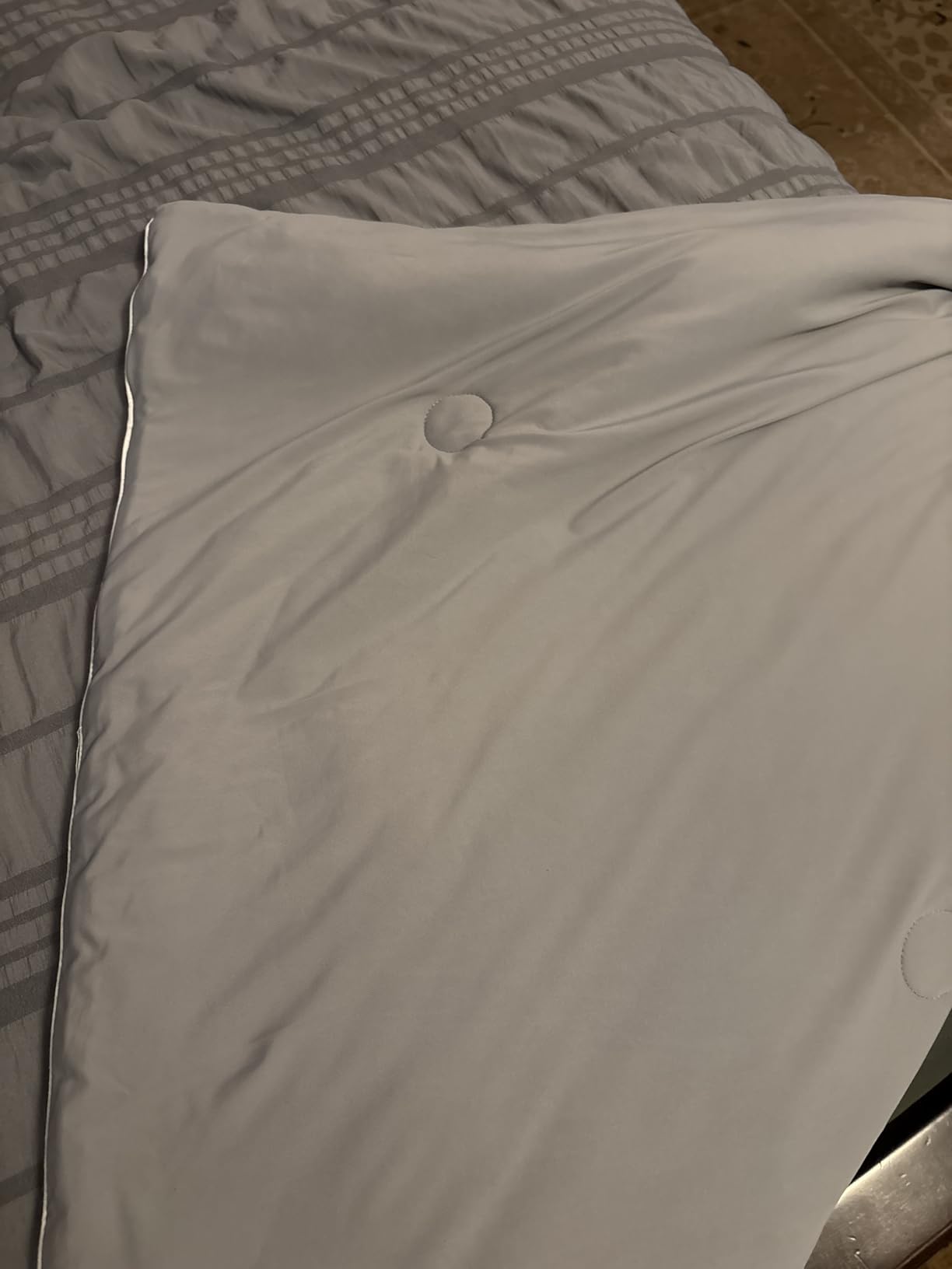 Cozy Bliss Seersucker Cooling Comforter Queen Size, Q-Max 0.45 Reversible Lightweight Cooling Blanket, Breathable Silk Smooth Summer Bedding Quilt for Hot Sleepers Night Sweats Dark Grey customer photo 1