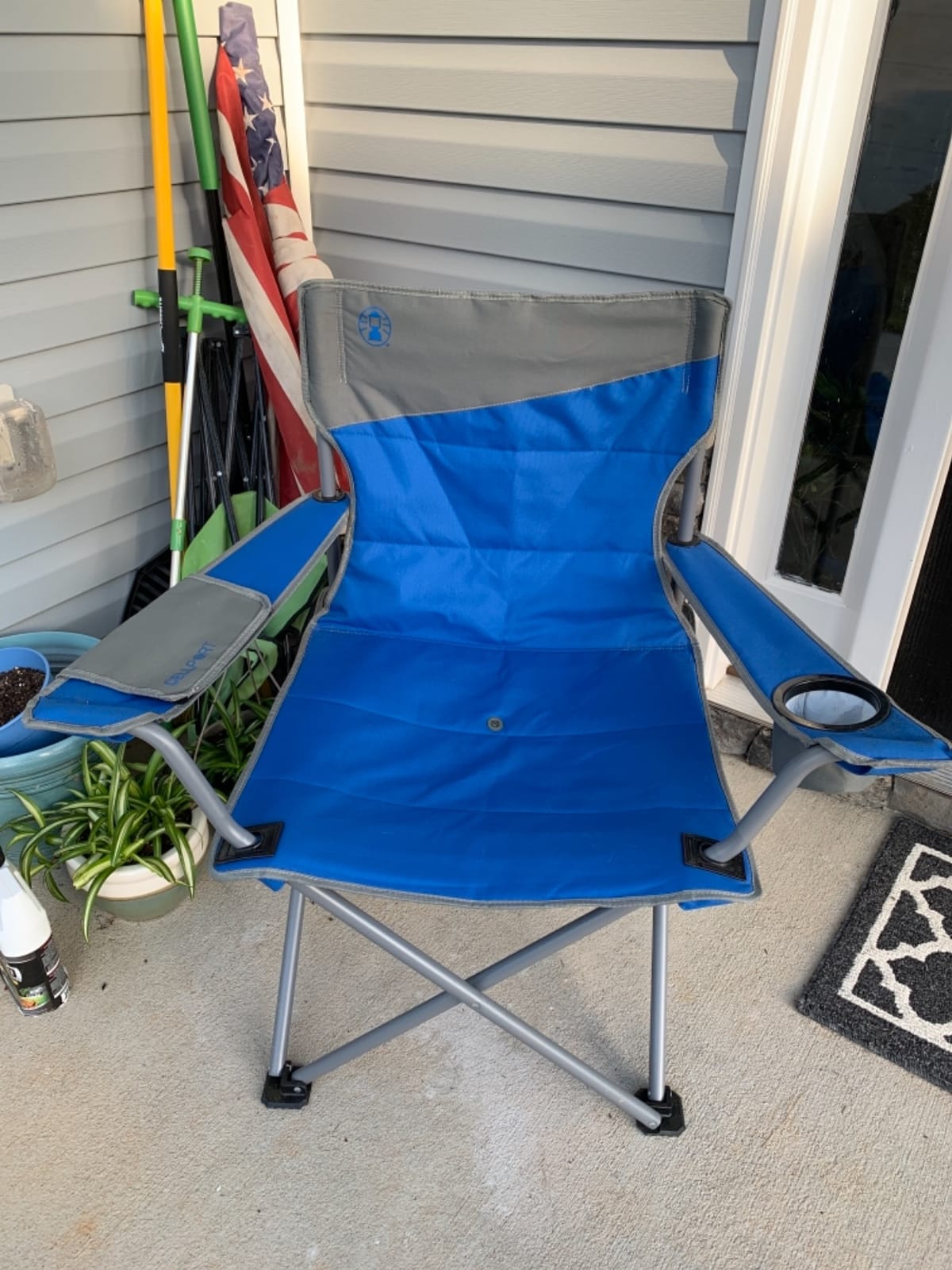 Coleman Big-N-Tall Camping Chair with Cup Holder & Side Pocket, Water-Resistant XL Outdoor Seat Supports up to 600 lbs, Great for Camping, Tailgating, Firepits, Patio, & More customer photo 1