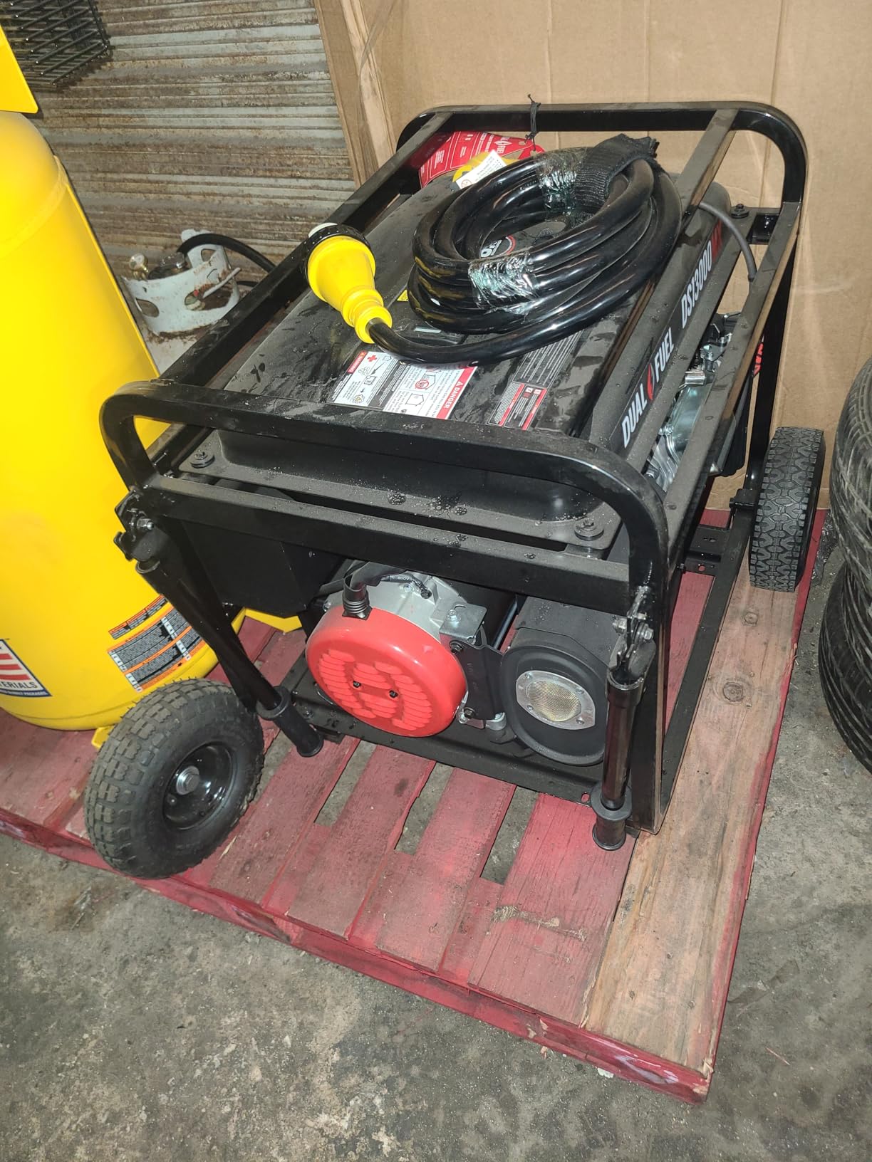 DuroStar DS13000MX 13,000-Watt 500cc Dual Fuel Portable Generator - Gas and Propane, Remote Electric Start, Whole Home Power Backup, Transfer Switch Ready customer photo 2