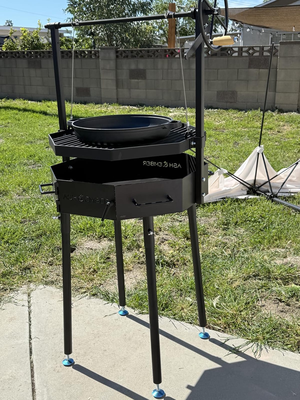 Ash & Ember Santa Maria Grill, Argentine Style Open Fire Grill, Adjustable Cooking Grate with Flywheel, BBQ Grill Comes with Cast Iron Skillet customer photo 2