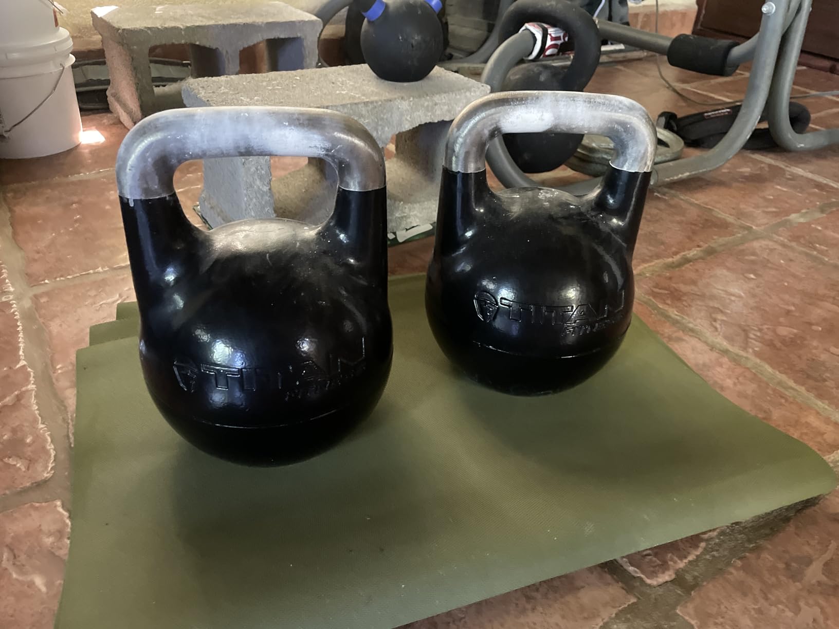 Titan Fitness Adjustable Competition Kettlebell, 12-32 KG customer photo 1