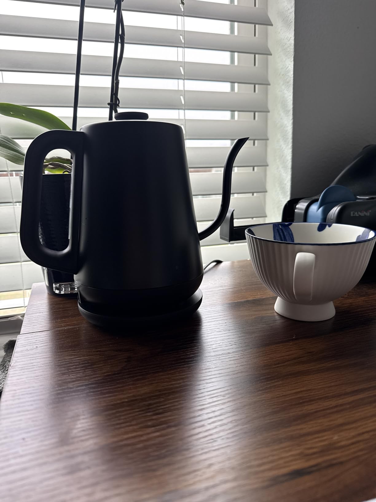 Chefman Gooseneck Electric Kettle, 0.8L Pour Over Tea Kettle for Coffee and Tea, One-Touch Operation, Boil-Dry Protection, Auto Shut-Off, Ultra-Fast Hot Water Boiler - Black customer photo 2