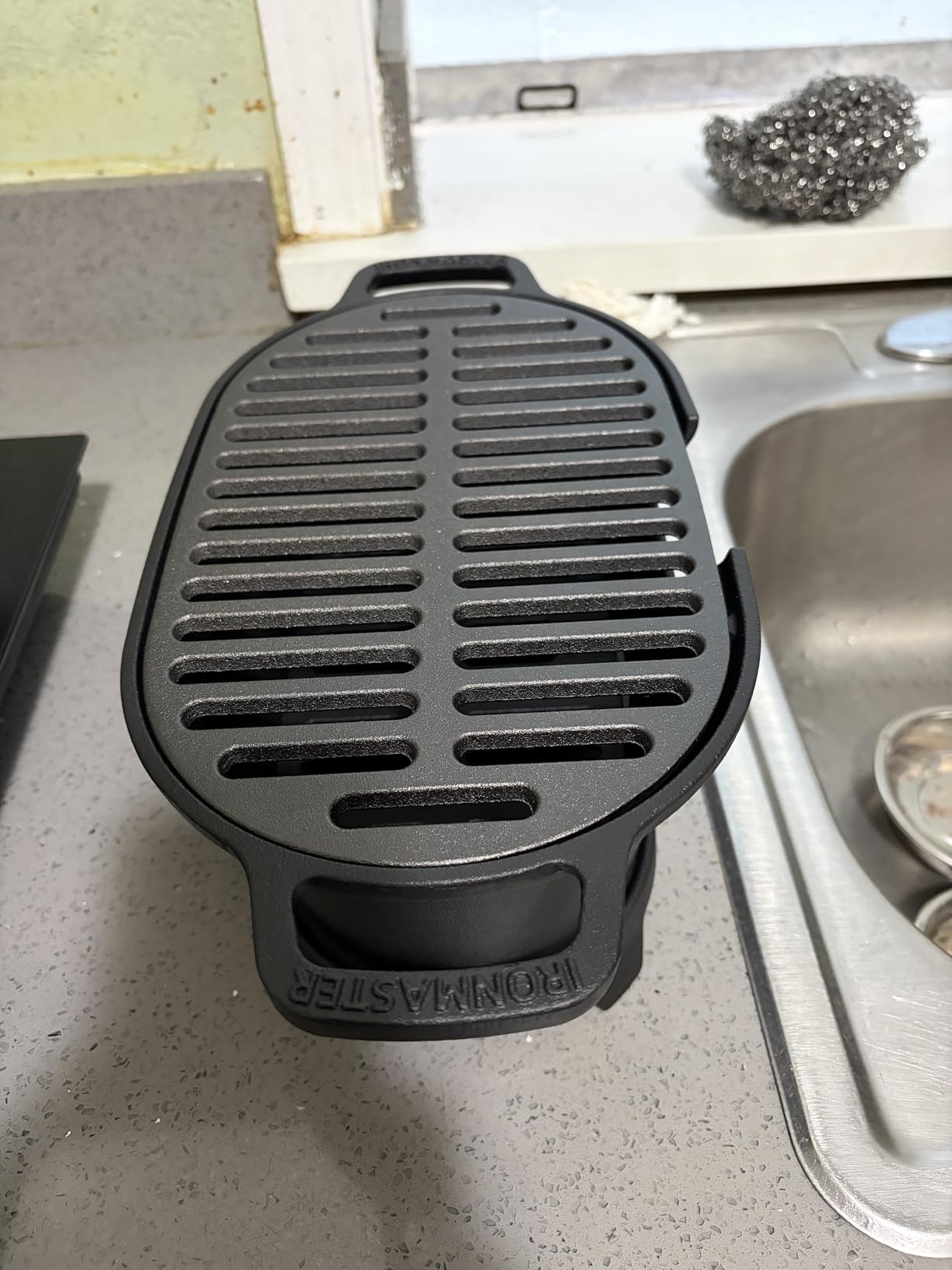 IRONMAX Mini Hibachi Grill Outdoor, Portable Small Charcoal Grill and Tabletop Cast Iron Skillet, 100% Cast Iron, Durable, Camping BBQ Grill Grate 11