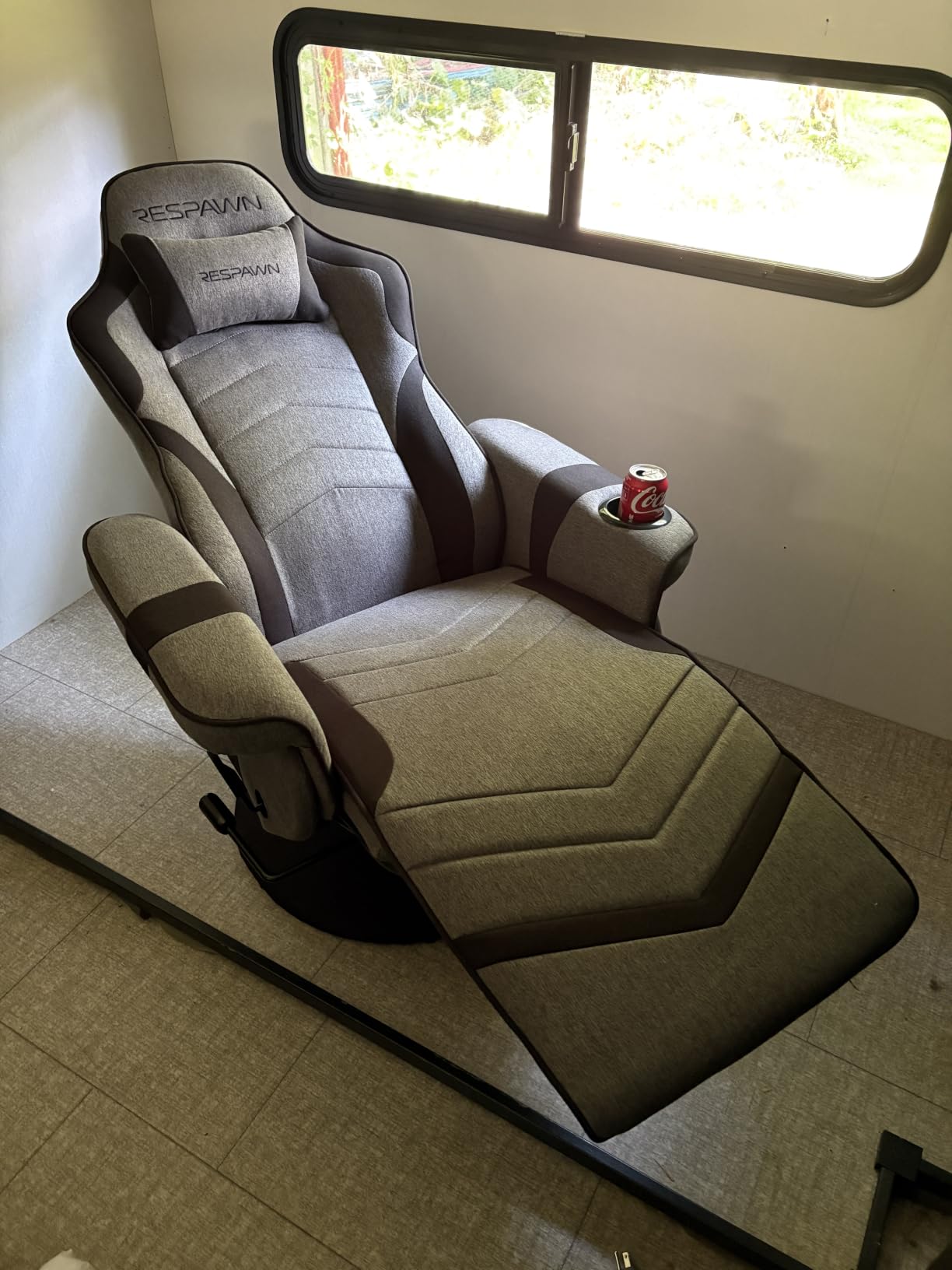RESPAWN 900 Gaming Recliner Chair with Footrest, Cup Holder and Swivel | Ergonomic gaming recliner with footrest, cup holder, lumbar support, 135 recline & 360 swivel for console gaming customer photo 2