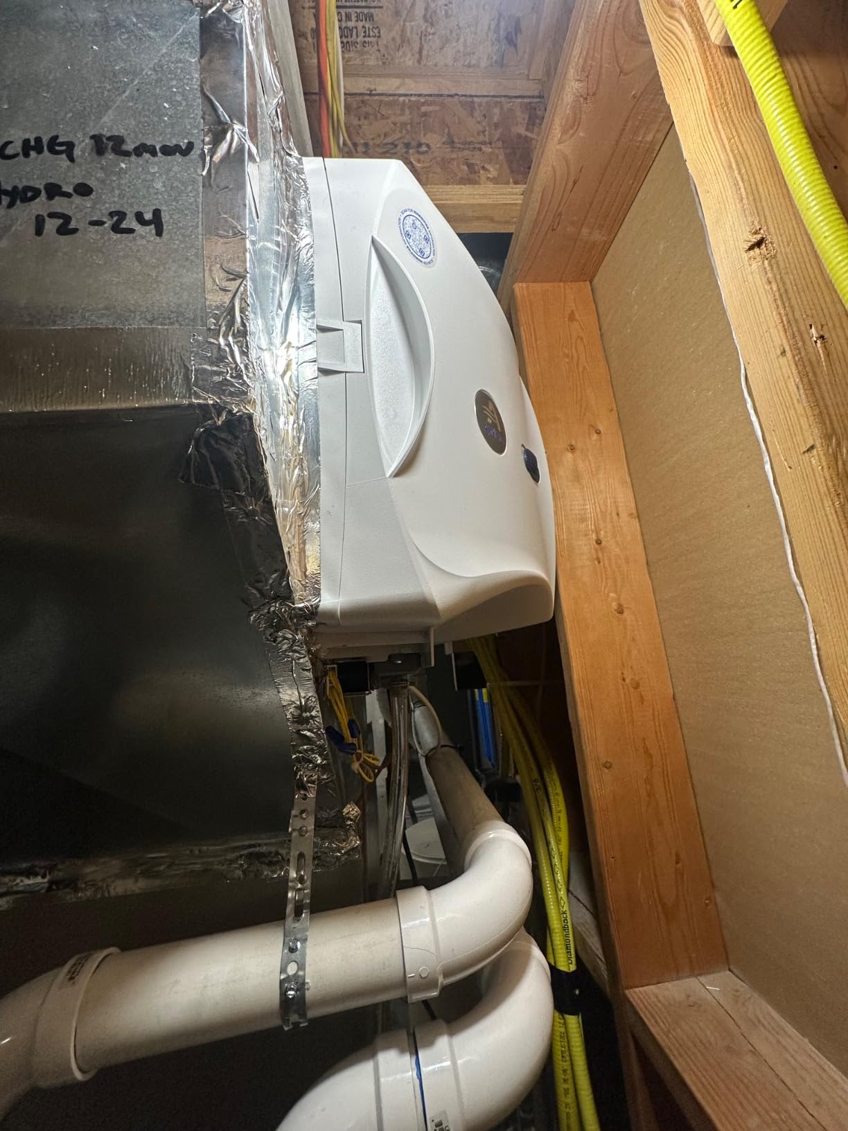 AprilAire 720MKZ Whole-House Fan-Powered Evaporative Humidifier - 21 GPD, Water Saving, Manual Control, Installation Kit, for up to 6,250 Sq. Ft., Part of the AprilAire Healthy Air System customer photo 2