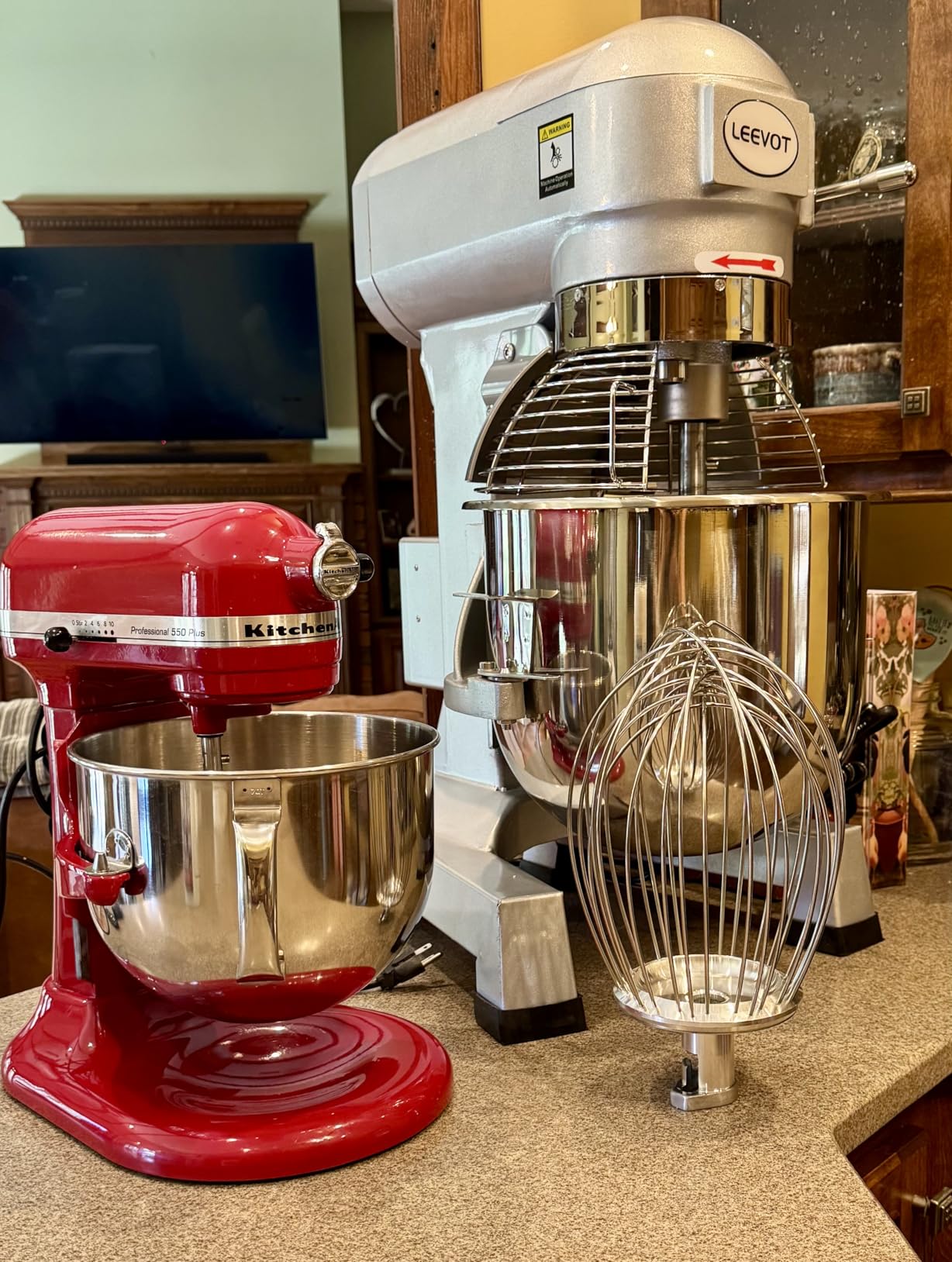 20Qt Commercial Food Mixer with Timing Function,1100W Commercial mixer 3-Speed Adjustable Heavy Duty, Electric Stand Food Mixer with Stainless Steel Bowl for Bakery Pizzeria. (Standard) customer photo 1