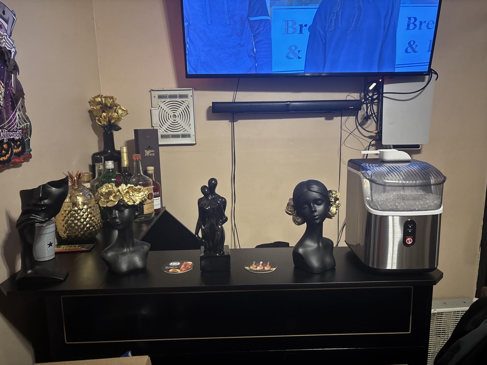 Tribesigns L-Shaped Bar Cabinet, 4-Tier Corner Bar Unit with Stemware Racks, Black customer photo 1