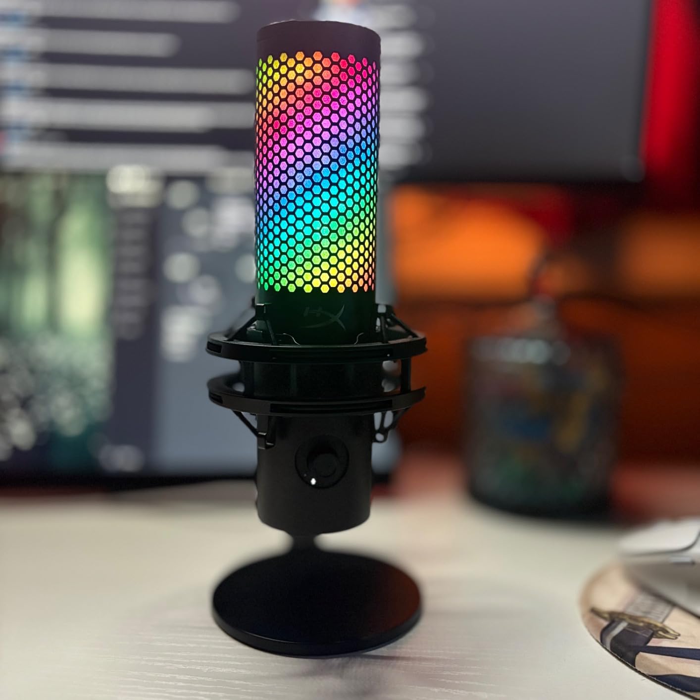 HyperX QuadCast 2 S - USB Microphone, with RGB Lighting, Streaming and Podcasting, with On-Board Controls, LED Lighting, Removable Shock Mount, PC, Mac, USB-C - Black customer photo 2