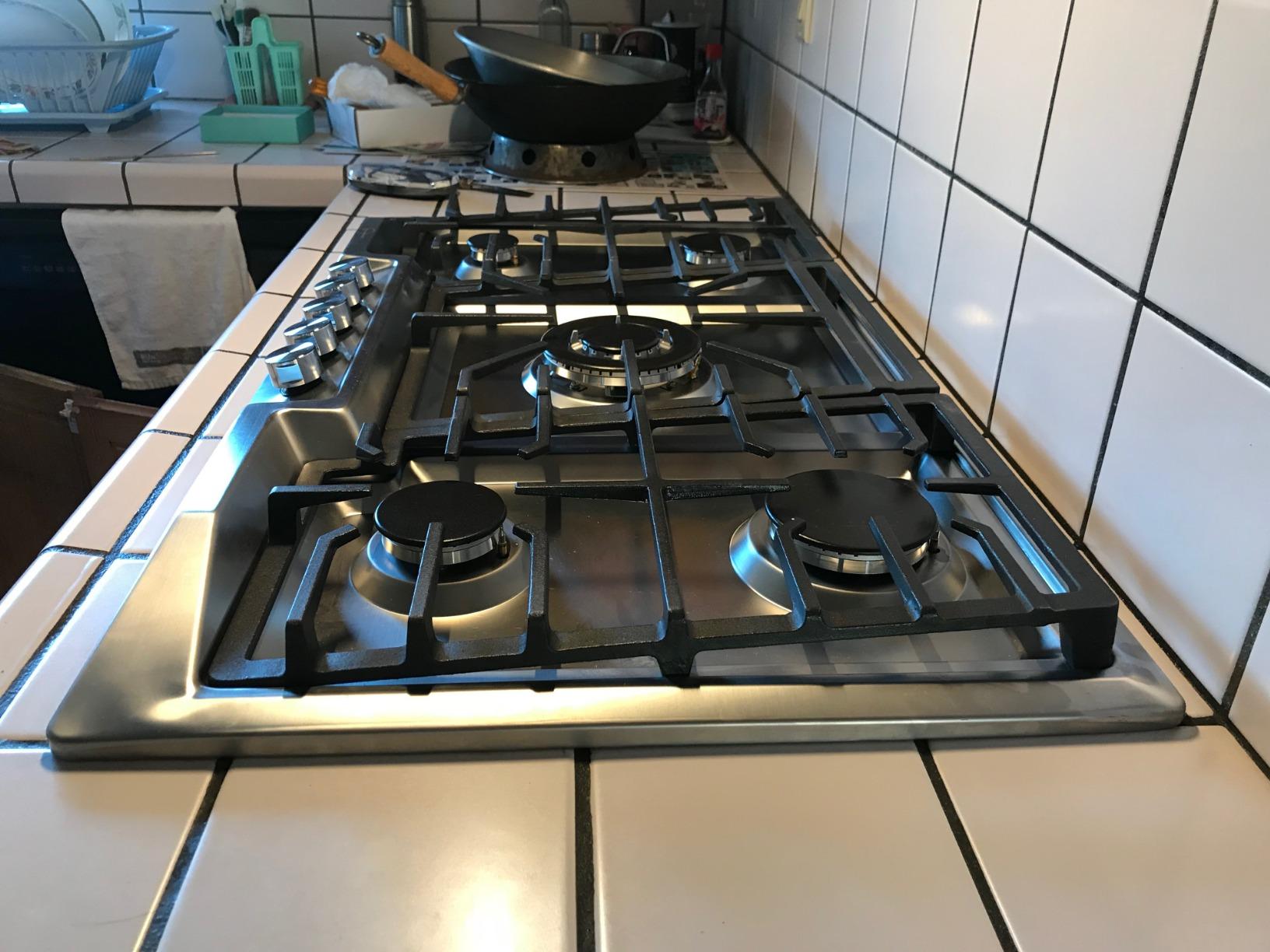 Empava 30-Inch Gas Cooktop, 5 SABAF Burners, NG LPG Stainless Steel Stove | 18000 BTU power burner, ion ignition system, 5 Italian SABAF burners, NG/LPG convertible, CSA certified, cast grates customer photo 1