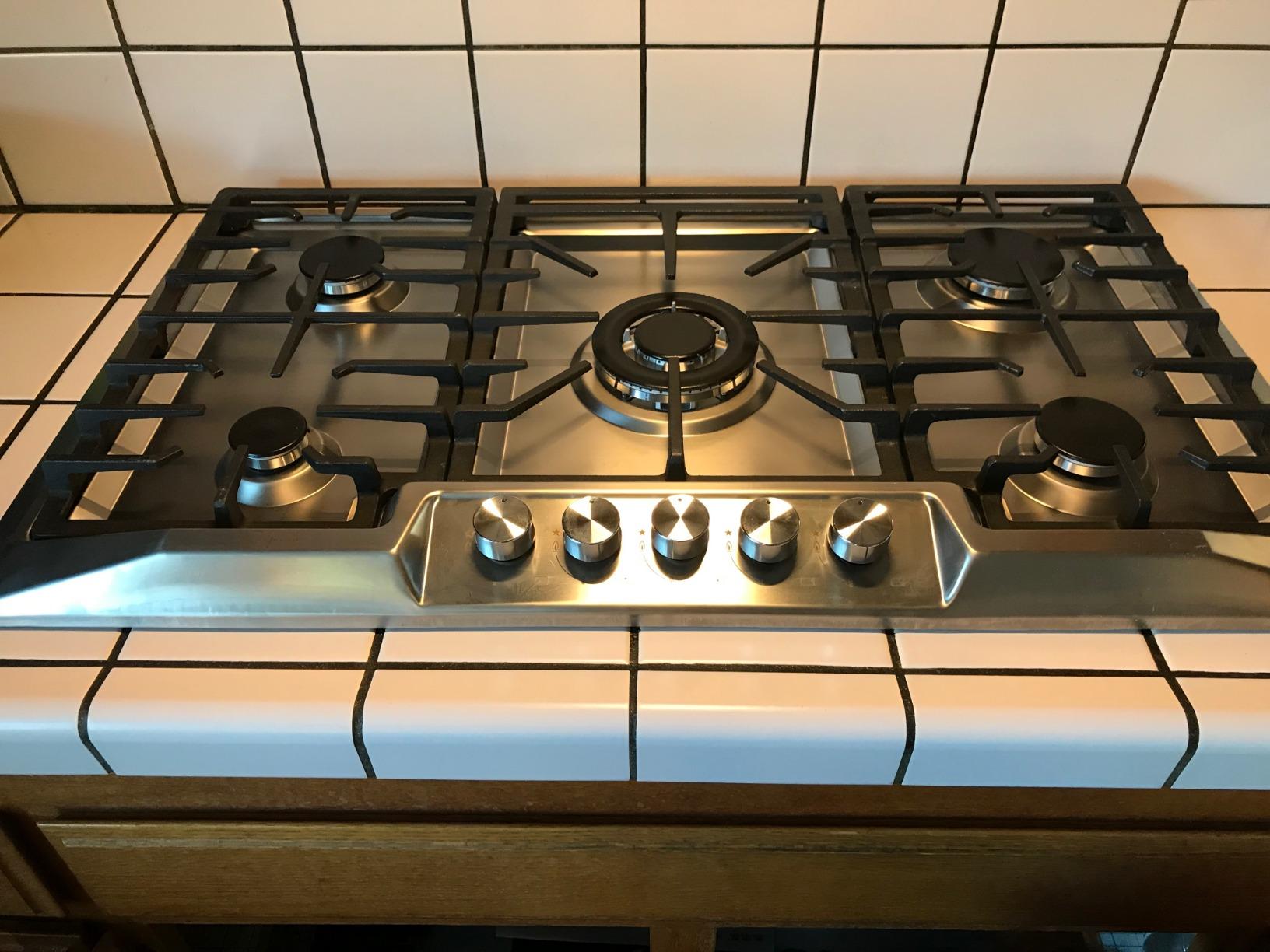 Empava 30-Inch Gas Cooktop, 5 SABAF Burners, NG LPG Stainless Steel Stove | 18000 BTU power burner, ion ignition system, 5 Italian SABAF burners, NG/LPG convertible, CSA certified, cast grates customer photo 2