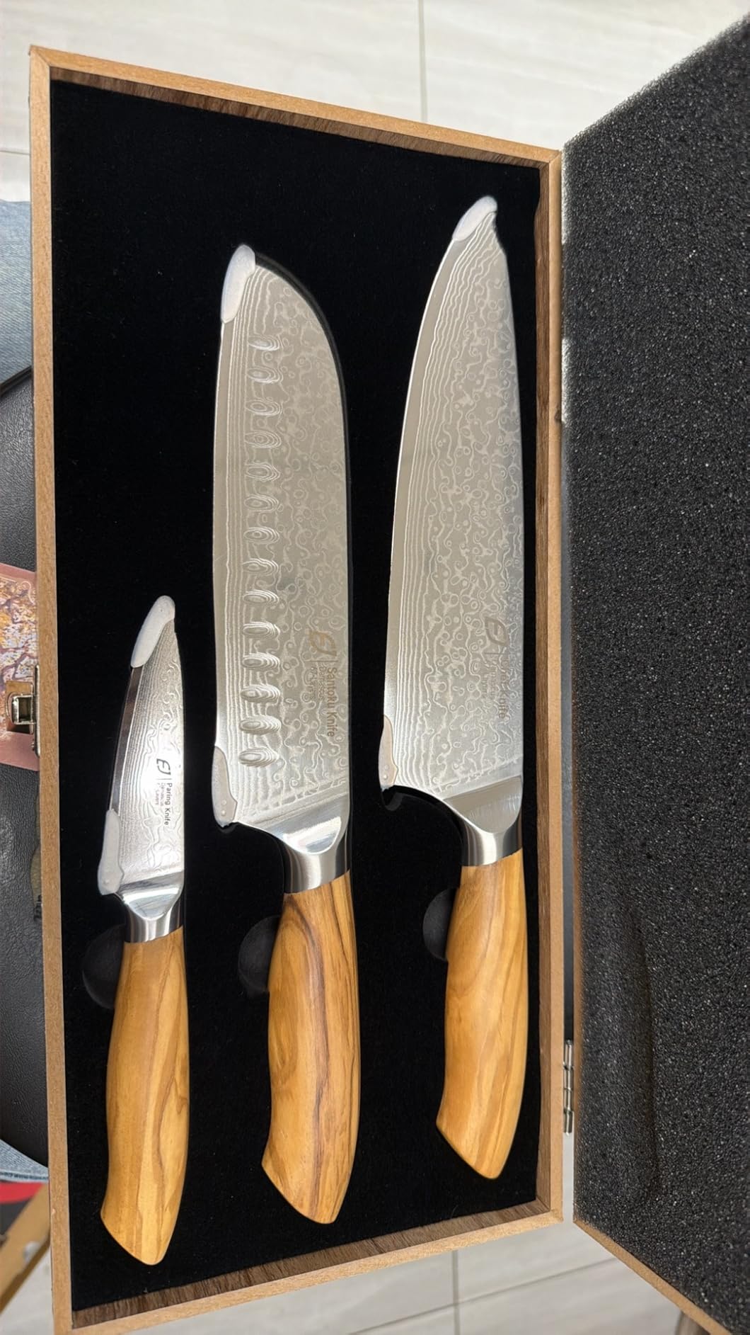 Emojoy 3-Piece Japanese Damascus Steel Knife Set, Olive Wood Handle & Box | 67-Layer Damascus Blade Chef Knife Set, Ergonomic Olive Wood Handle, Premium Wooden Box, Ideal Gift for Home customer photo 1