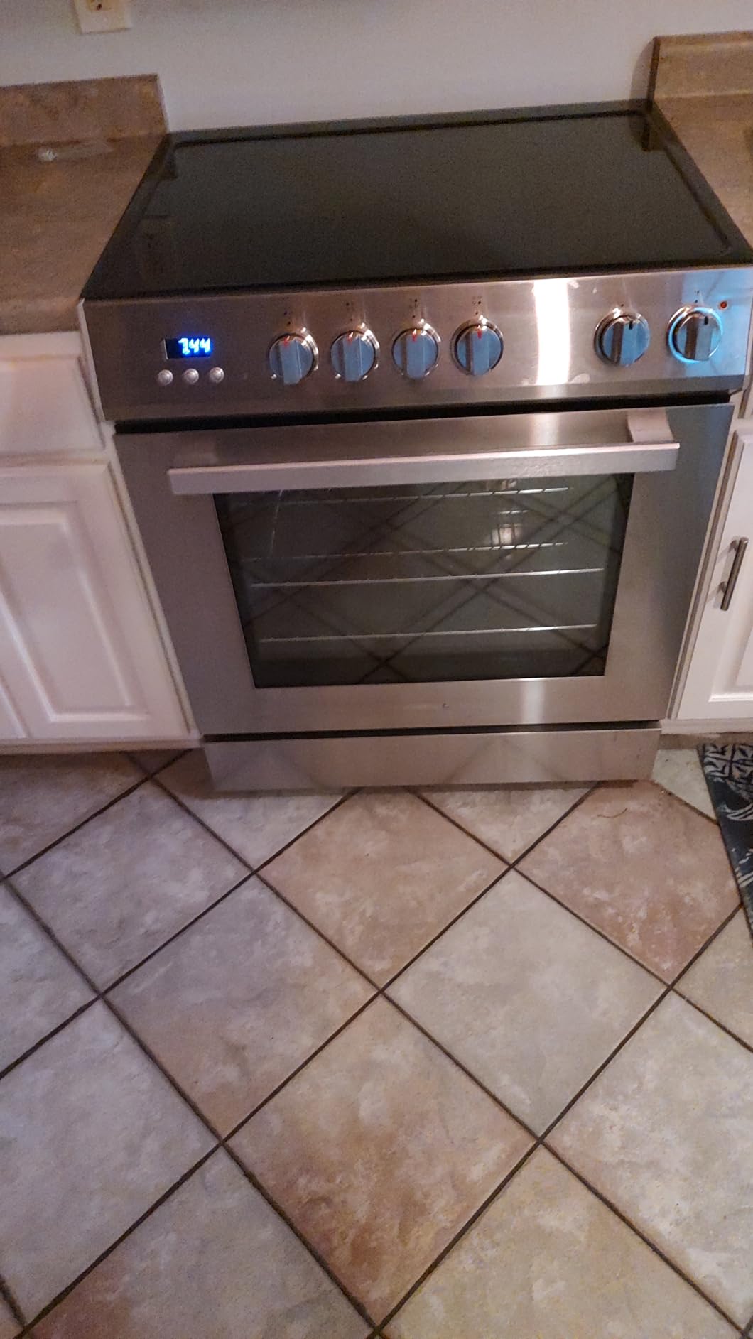 30 in. Stellar Coll 4.9 cu. ft. 4 Burner Electric Range, Convection, Black | Cosmo COS-ERD304K-BK Glass Cooktop, Dual Element Burners, 6 Oven Functions, Digital Display with Timer, Storage Drawer customer photo 2