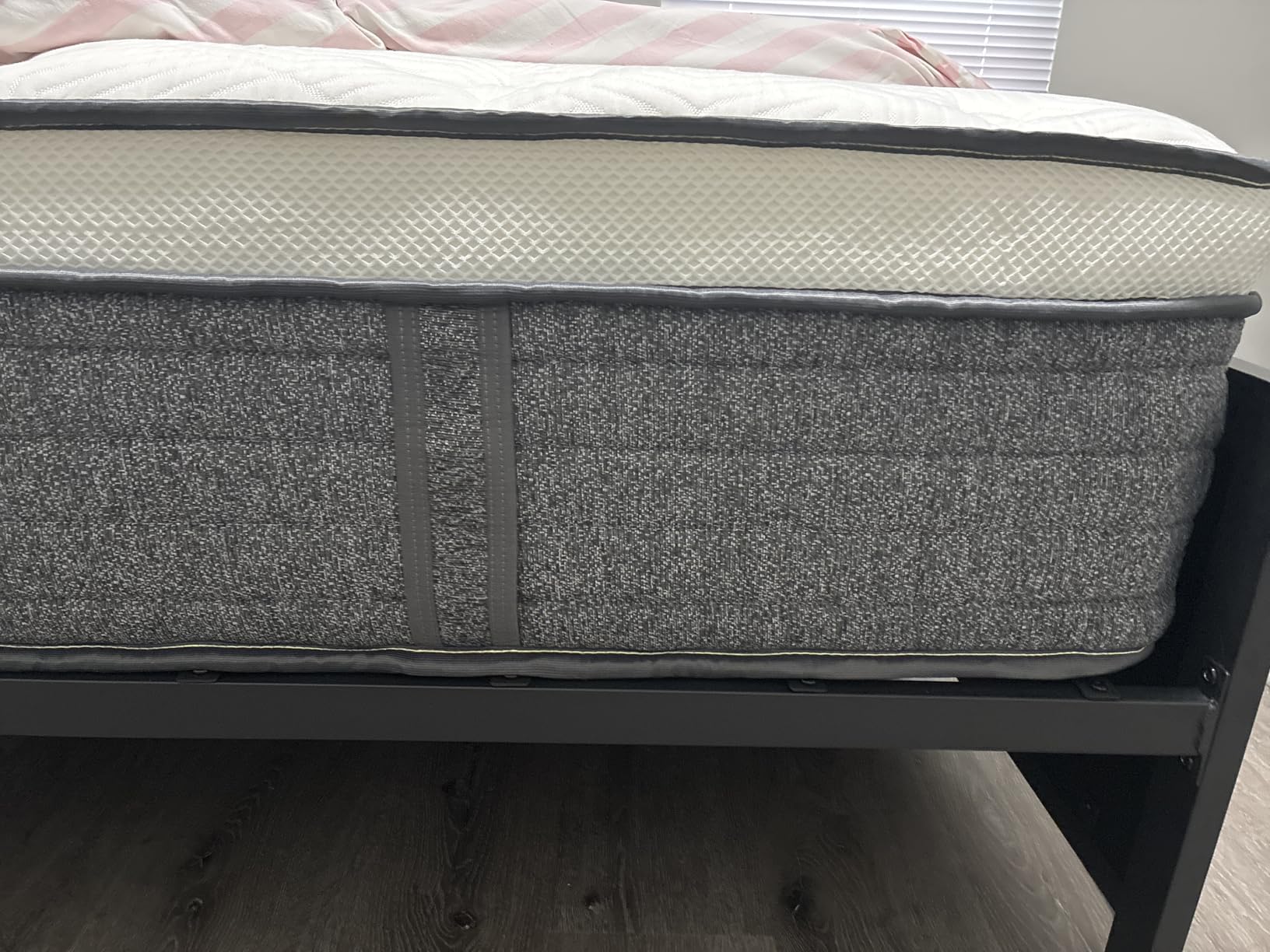 Queen Mattress, 12 Inch Queen Size Hybrid Mattresses in a Box | Medium Feel Foam and Individual Pocket Springs, Fiberglass Free Mattress, Extra Edge Support, Pressure Relief, CertiPUR-US customer photo 1