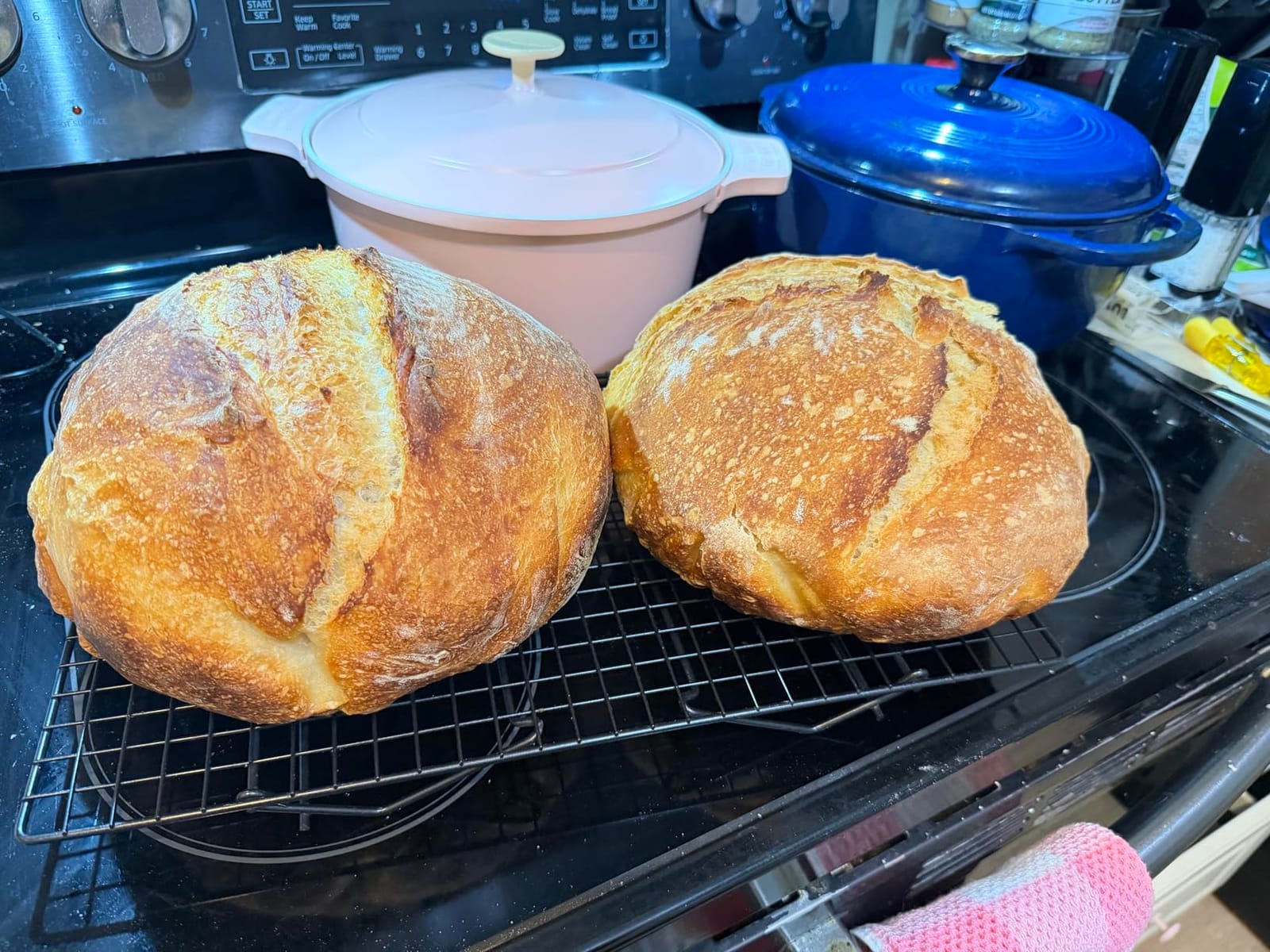 Gotham Steel Hammered 5 Qt Lightweight Dutch Oven Pot with Lid & Holders, Ceramic Non Toxic, Oven Safe & Even Heat Retaining Dutch Oven for Bread Baking Sourdough, Soup customer photo 1