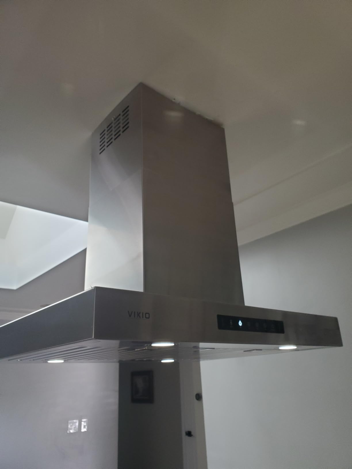VIKIO HOME 30 Inch Island Range Hood, 390 CFM kitchen Hood with Dual-Sided Touch/Gesture Control, Convertible Ducted/Ductless, Ceiling Mount, 3 Stainless Steel Baffle Filters, 3-Speed Fan customer photo 2