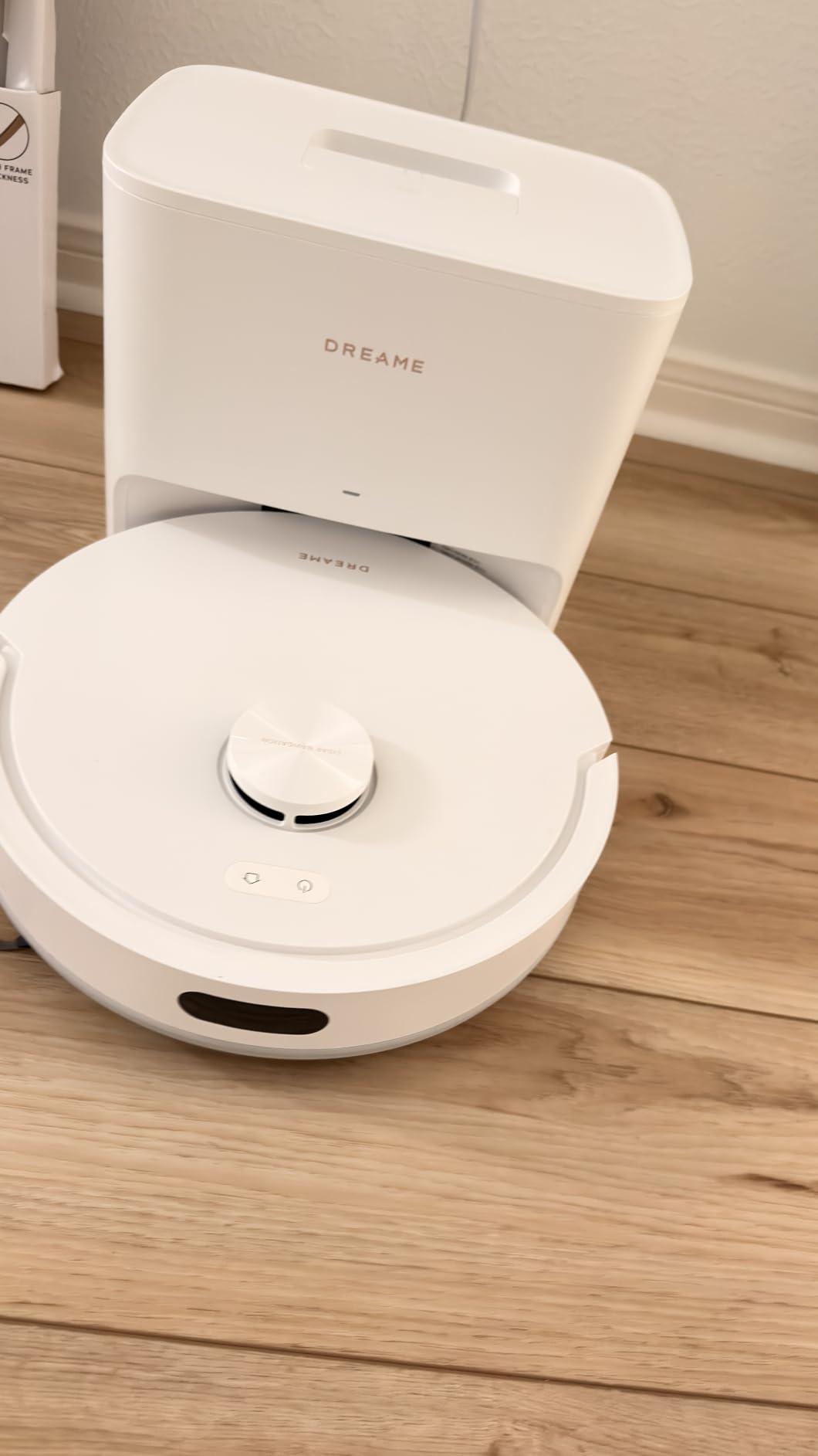 dreame D20 Air Plus Robot Vacuum and Mop, 20,000Pa Powerful Suction | 120-Day Self-Emptying with 4L Dust Bag, Anti-Tangling Tech, Edge-to-Corner Cleaning, Deep Carpet Cleaning, 360° Navigation customer photo 1