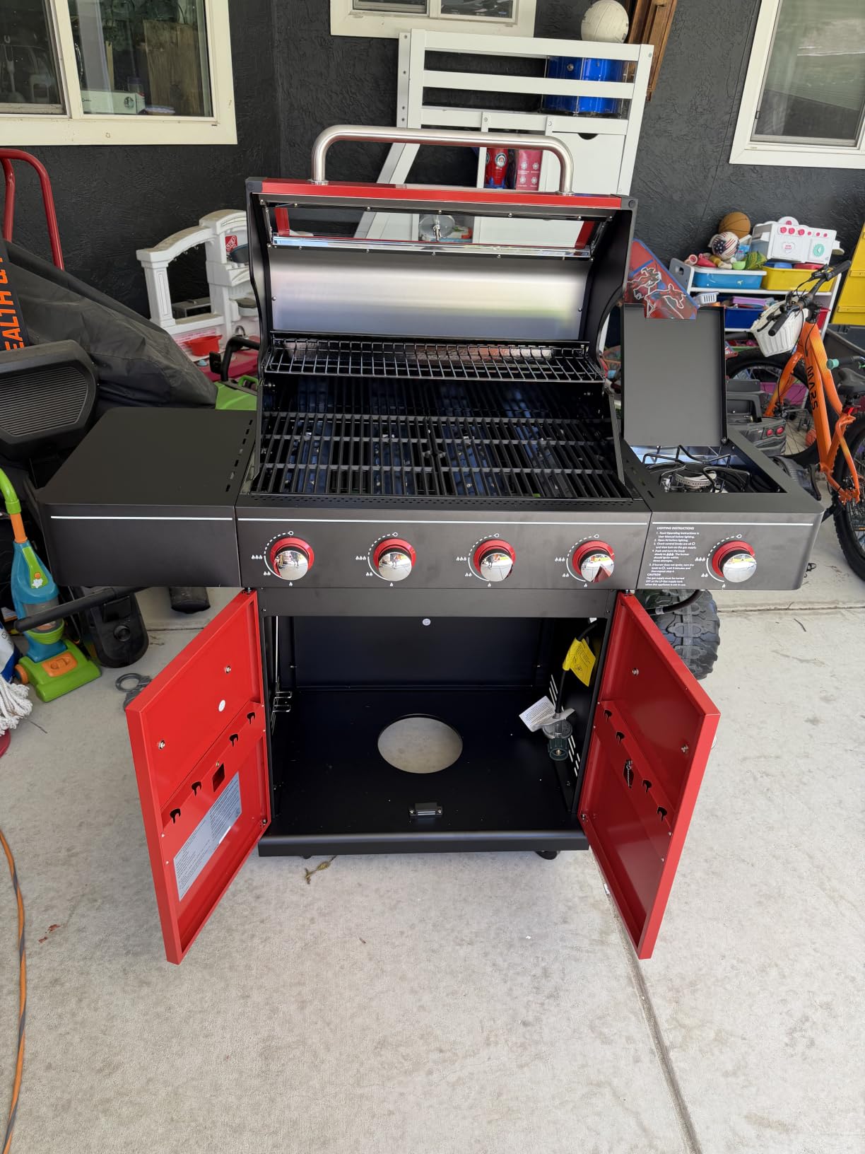 HUGROVE Propane Gas Grill, 40,000 BTU 4 Burner Outdoor BBQ Grill with Foldable Side Tables & Spice Rack, 459 sq.in Cooking Area & Warming Rack for Patio, Backyard (Silver & Black) customer photo 1