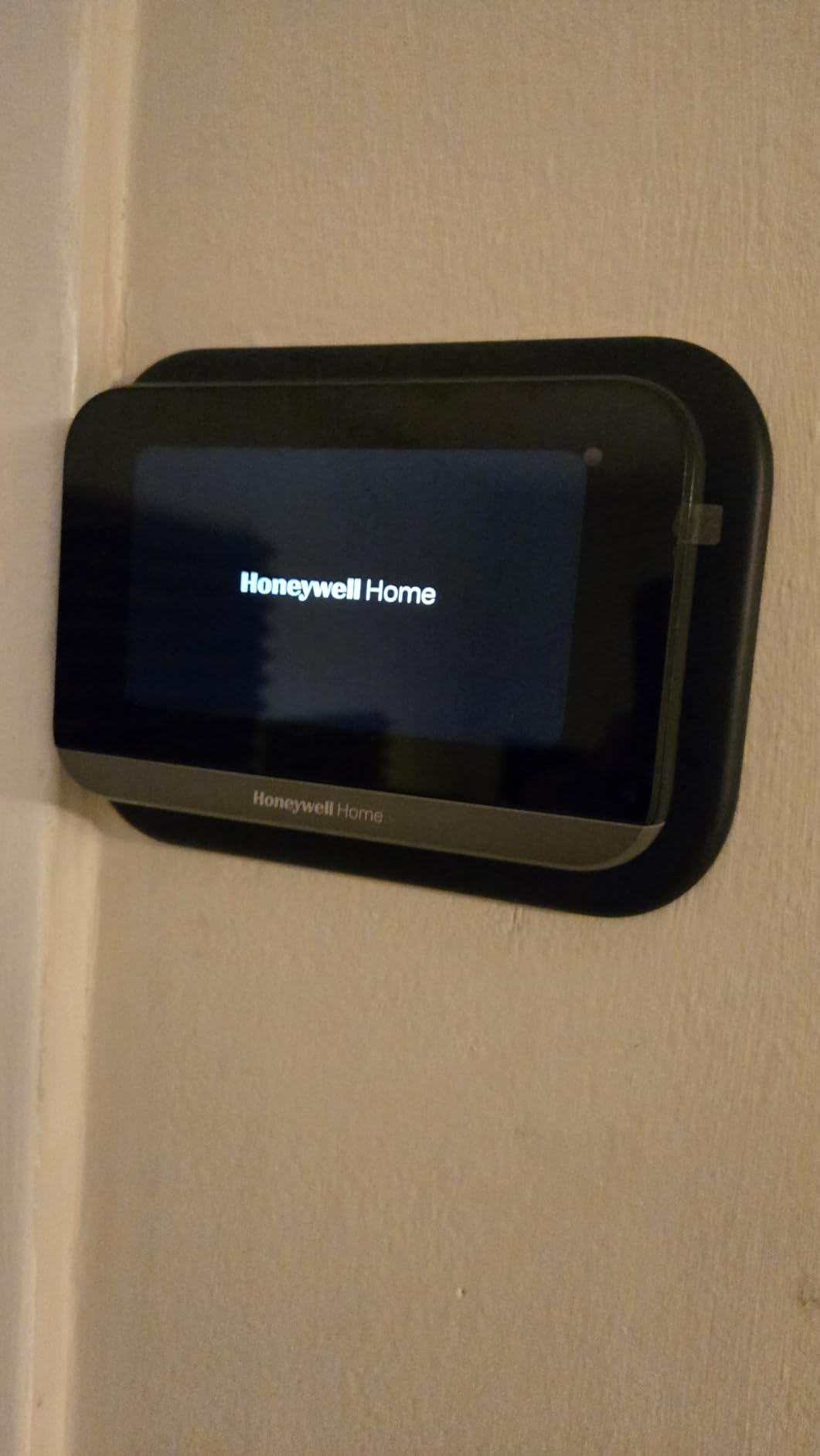 Honeywell Home X7S Smart Wi-Fi Programmable Thermostat, Black | Humidity Monitoring, 4.3