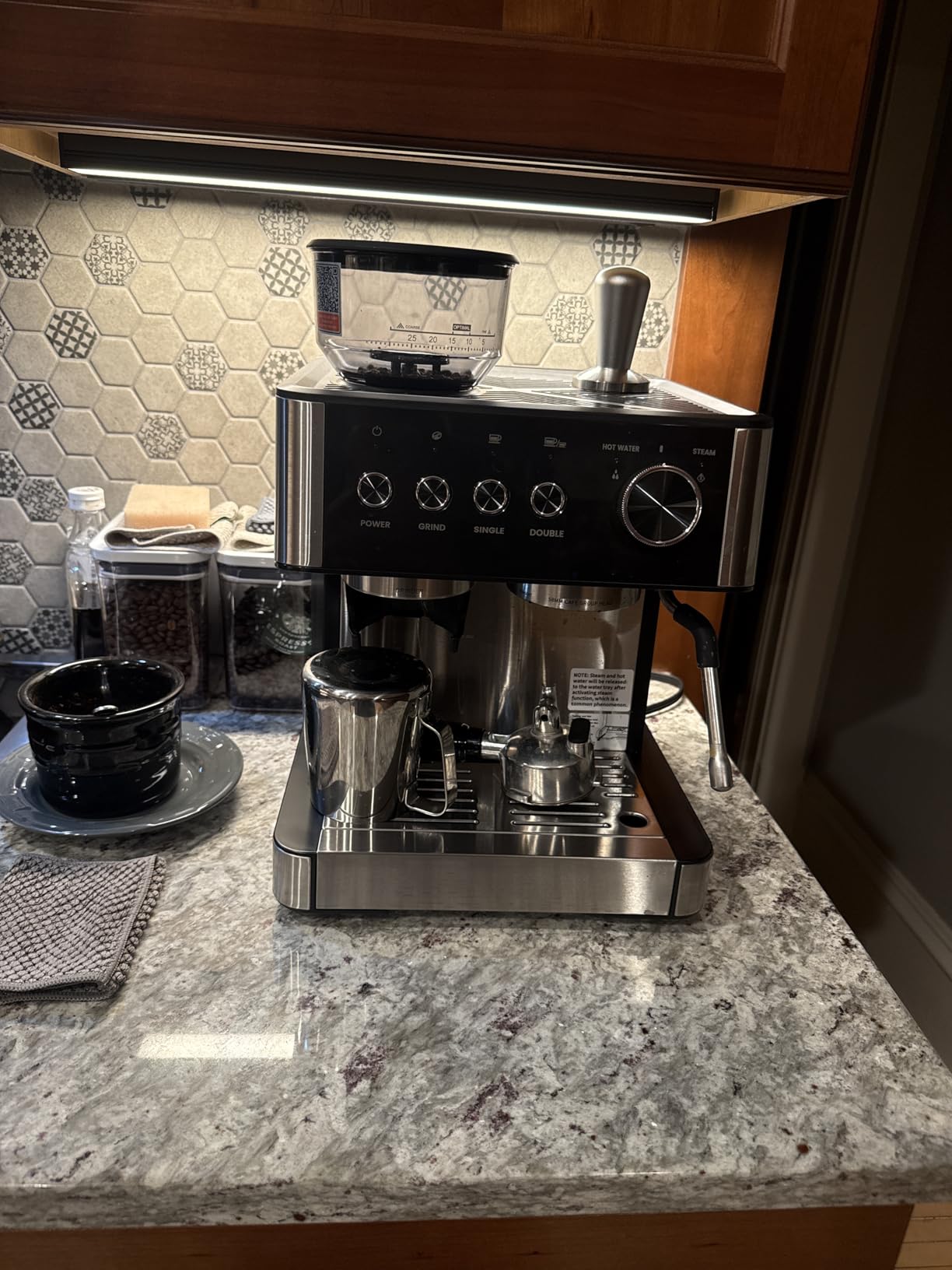 (2026 Upgrade) 15 Bar Espresso Machine with Built-in Anti-Clog Coffee Grinder, Expresso Coffee Machines with Milk Steam Wand/Frother/Tamping Tools, Espresso Maker with Grinder for Lattes customer photo 2