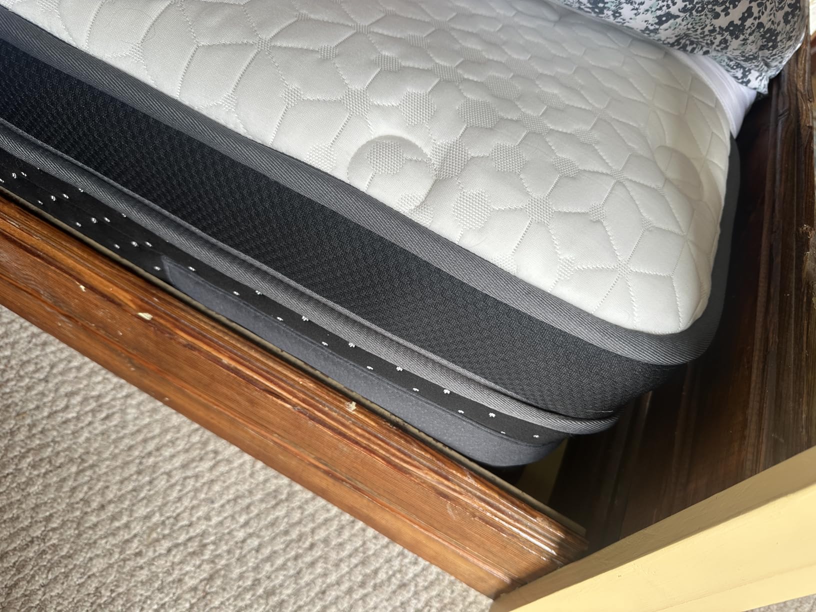 Medium Firm Queen Size Mattress, 14 inch Hybrid Mattress in a Box with Zoned Lumbar Support for Side Sleepers, Pressure Relief, Fiberglass Free, 365 Nights Trial, 10 Years Warranty customer photo 1