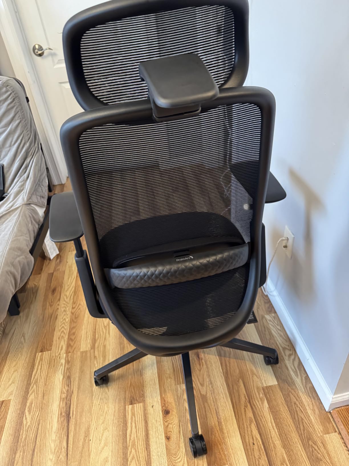ProtoArc EC200 Ergonomic Office Chair with Adjustable Seat Depth, Lumbar Support, High-Back Mesh Design customer photo 2