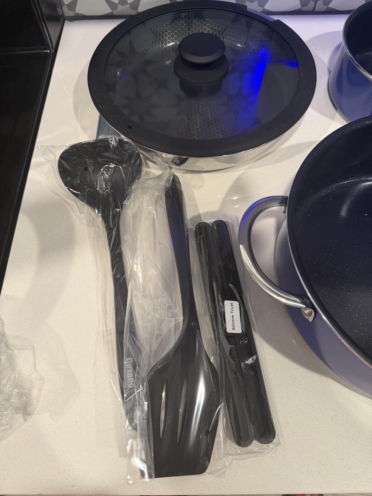 DUXANO Ceramic Pots and Pans Set Non Stick, 2026 Upgraded Hybrid Frypan, 1.5&2 QT Saucepans with Lid, Oil-less Cooking, PFAS Free Non Toxic, Induction Ready, Oven&Dishwasher Safe, Removable Handle, 12PC customer photo 1