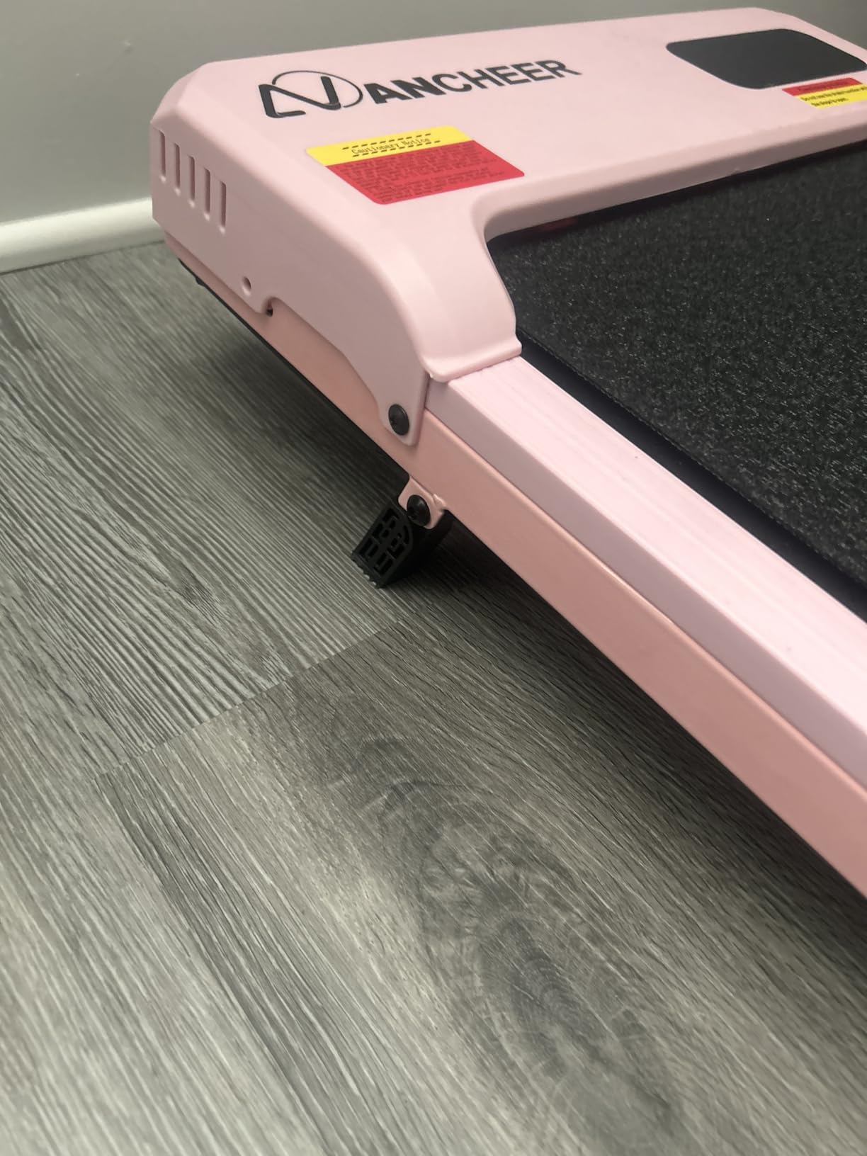 ANCHEER Walking Pad with Vibration Plate, Under Desk Treadmill with Incline, 2.5HP Compact Portable Treadmills for Home Small Spaces customer photo 1