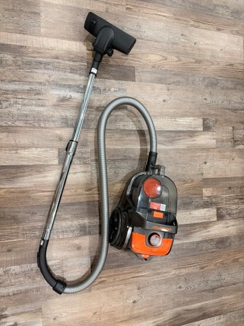 Canister Vacuum, Upgraded 1600W Bagless Canister Vacuum Cleaner, Auto Cord Rewind, H13 HEPA Filter, 4Qt Large Capacity, 5 Tools for Hard Floors, Carpet, Pet, Upholstery, Tiles, Tangerine customer photo 2