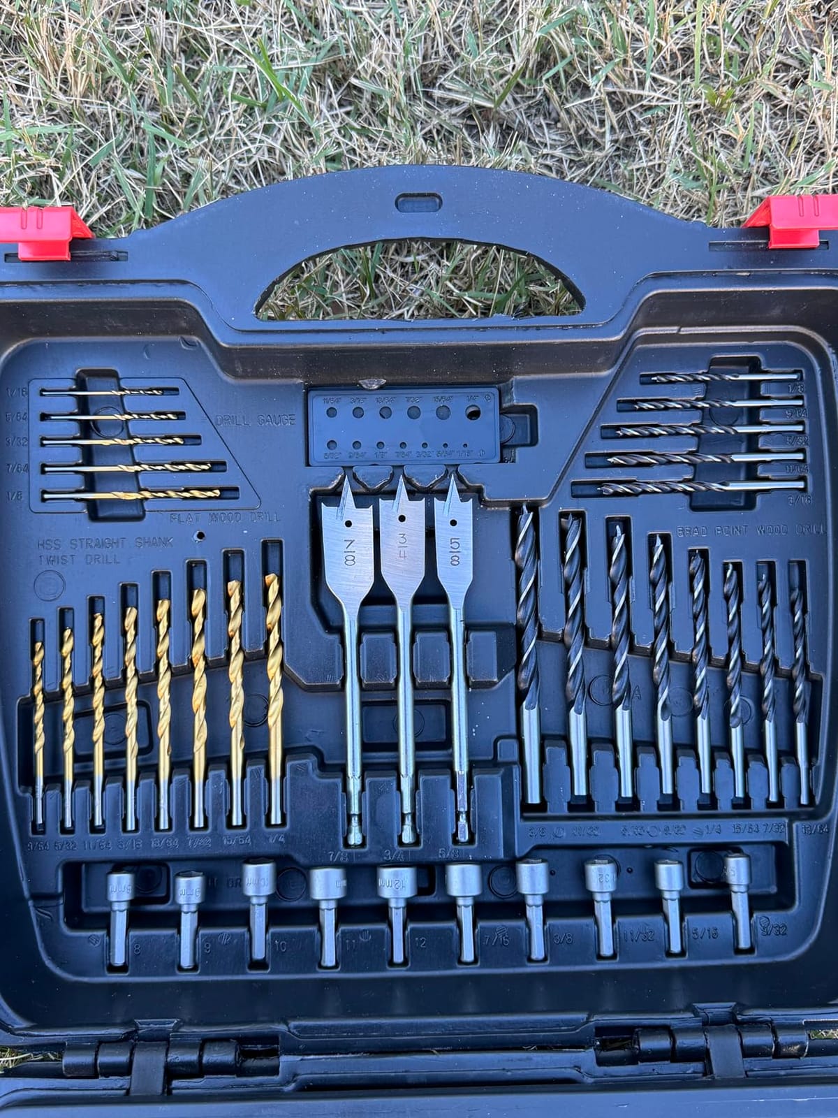 Skil 7.5 Amp 1/2-in Corded Hammer Drill with 100pcs Drill Bit Set With Variable Speed- HD182002 customer photo 2