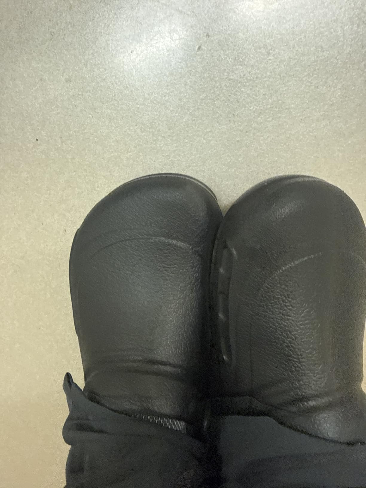 Crocs Unisex-Adult Bistro Work Clogs, Enclosed Toe, Slip Resistant Shoes customer photo 2