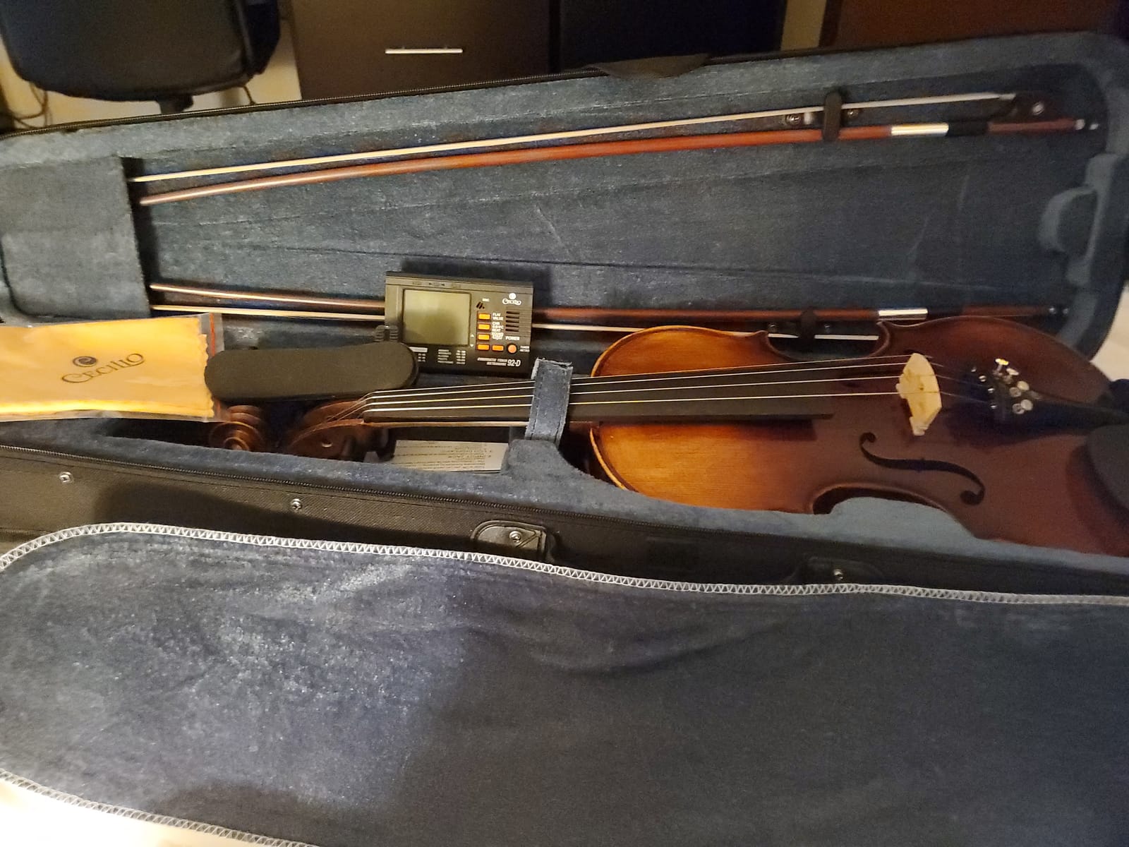 Mendini By Cecilio 4/4 Violin For Beginners, Black Solid Wood - Flamed Acoustic Violins Set with Case, Tuner, Shoulder Rest, Bow, Rosin, Bridge & Strings customer photo 2