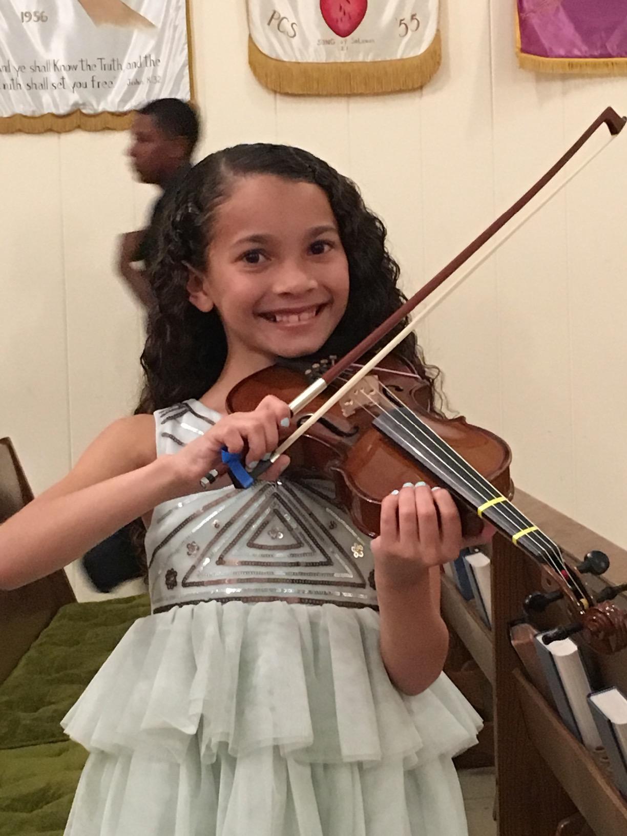 Cremona SV-130 Premier Novice Violin Outfit - 1/2 Size customer photo 2