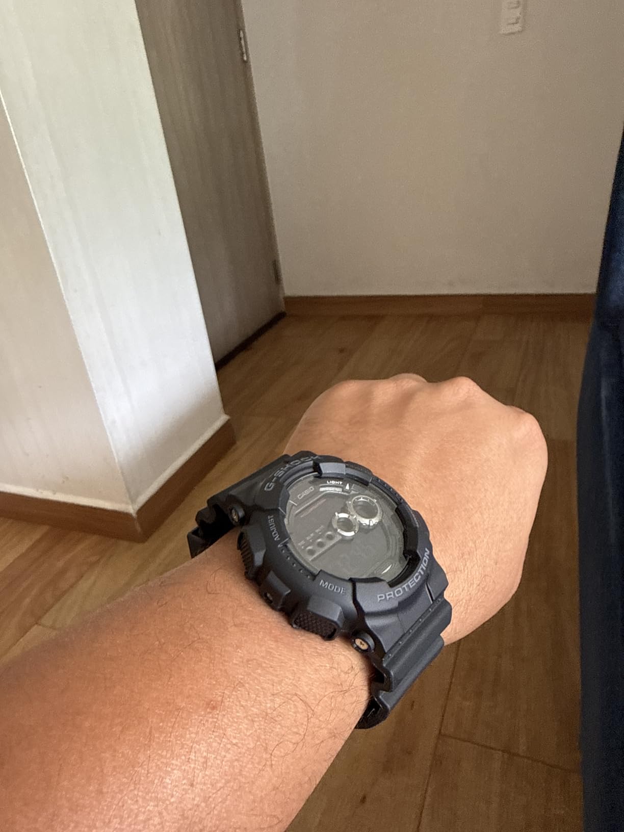 Casio G-Shock GD100-1B | Men's Tough Digital Watch | 200M Water Resistant | High-Brightness LED | Dual Time & 7-Year Battery customer photo 1