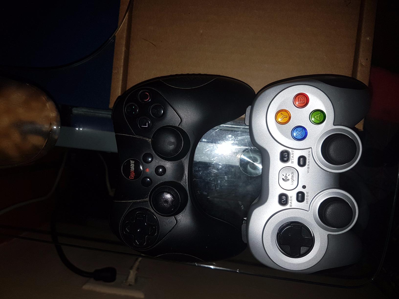 Logitech G F710 Wireless Gamepad with USB Nano Receiver - Grey/Black customer photo 1