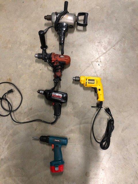 DEWALT Corded Drill with Keyed Chuck, 7.0-Amp, 3/8-Inch (DWE1014) customer photo 1