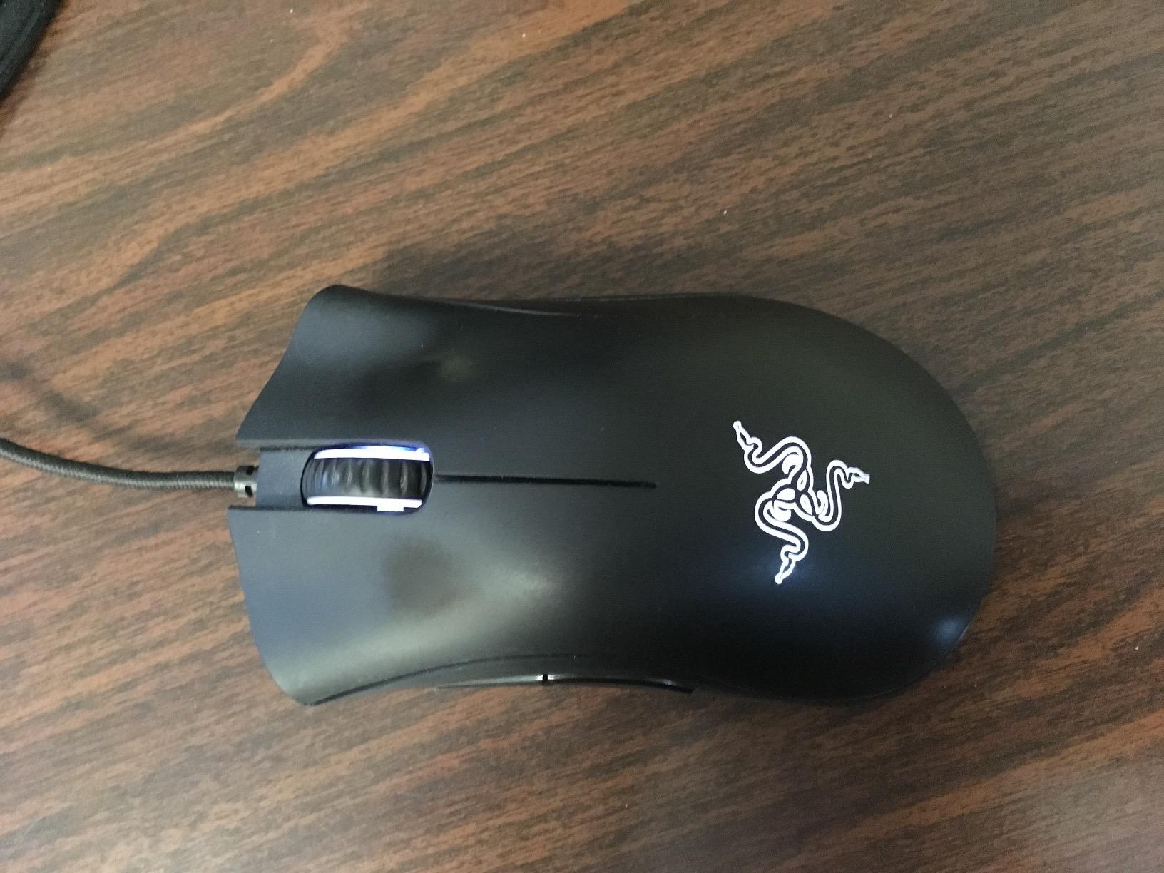 Razer DeathAdder Chroma - Multi-Color Ergonomic Gaming Mouse - 10,000 DPI Sensor - Comfortable Grip - World's Most Popular Gaming Mouse customer photo 1