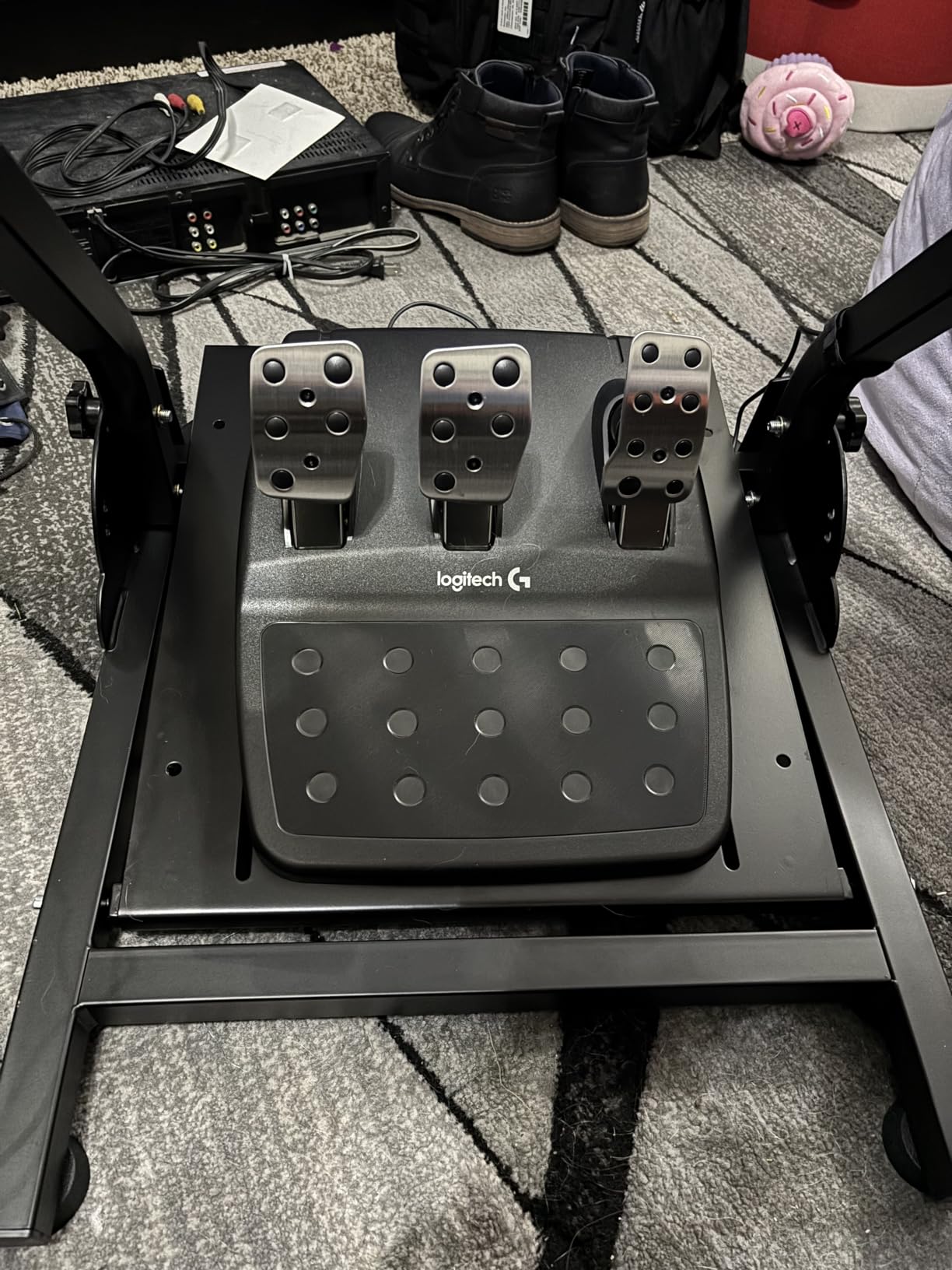 Logitech G920 Racing Wheel and Pedals for Xbox X|S/Xbox One/PC customer photo 1